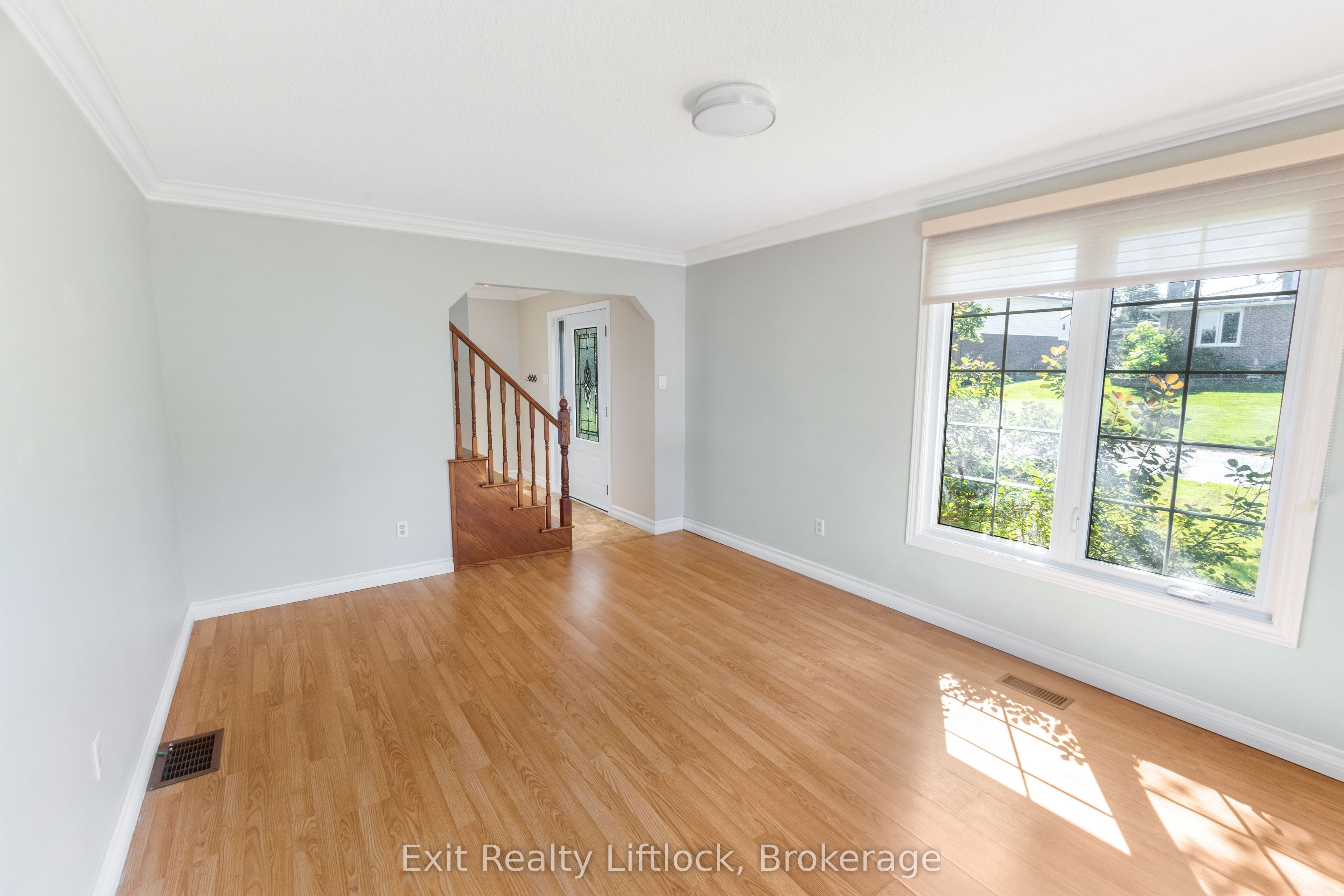 958 Smithside Court Property Photo 17