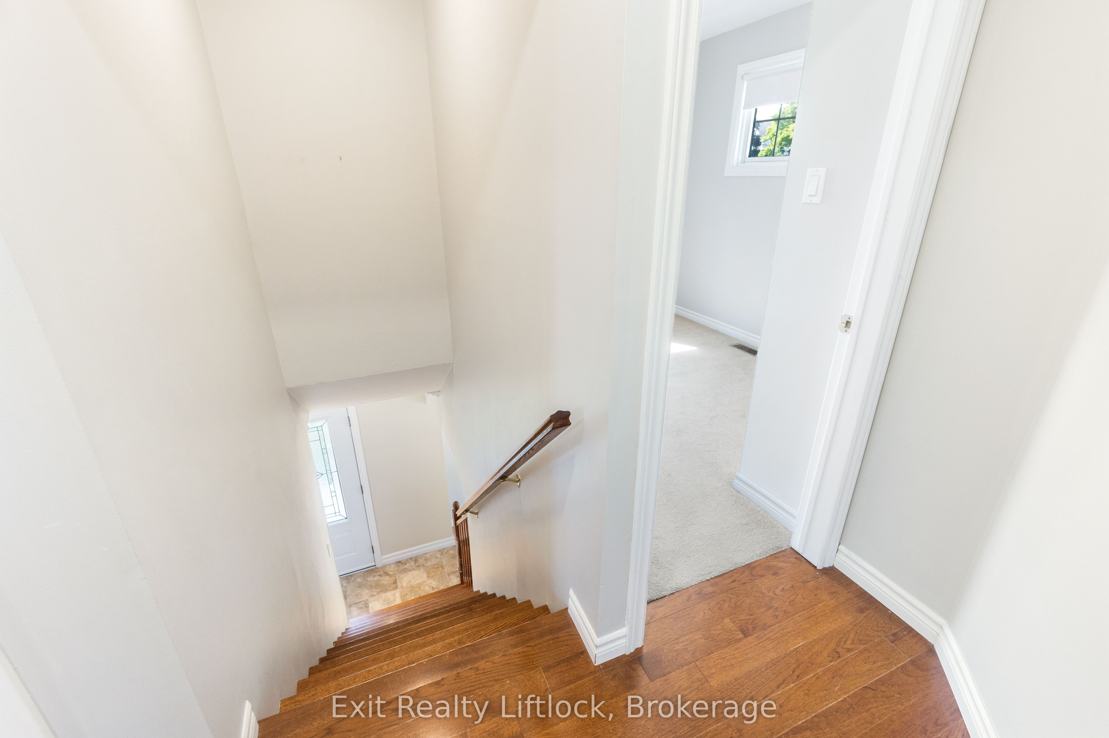 958 Smithside Court Property Photo 20