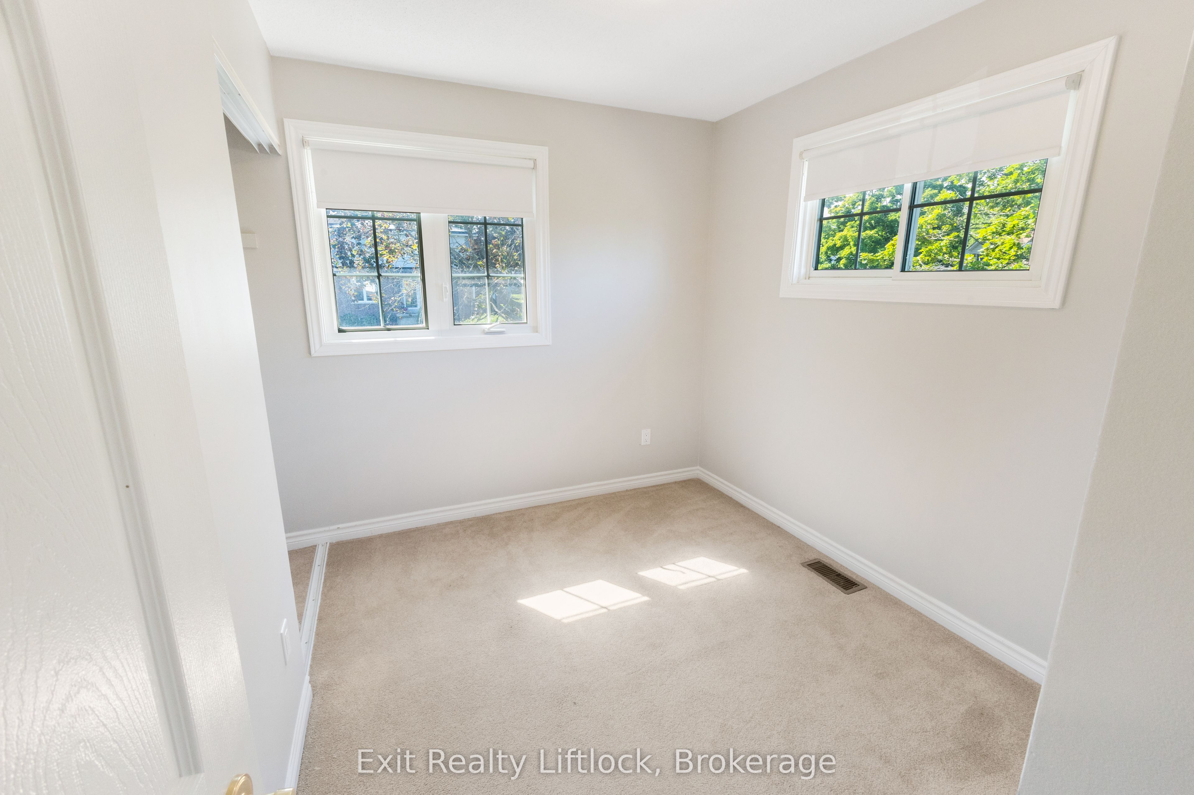 958 Smithside Court Property Photo 21