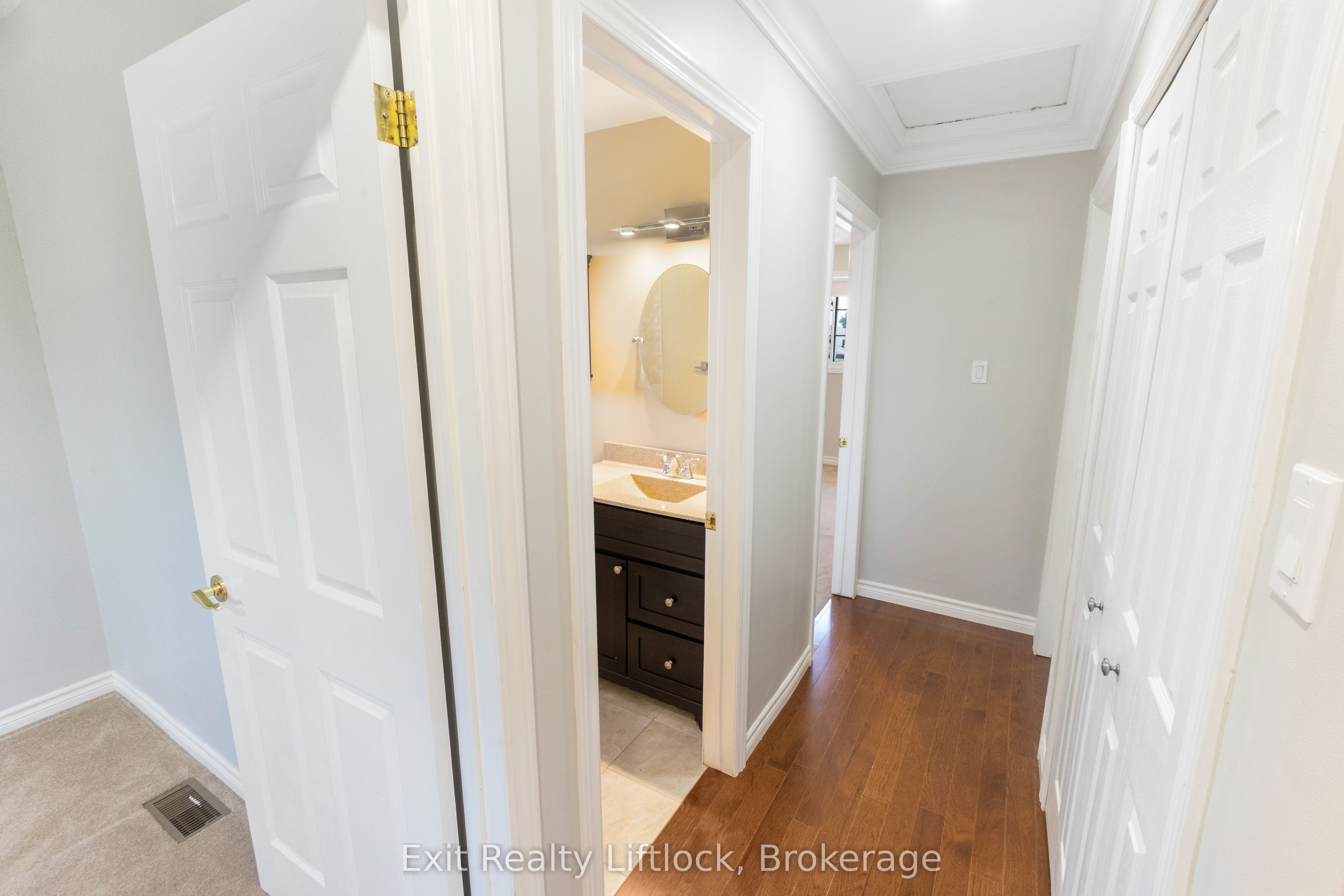 958 Smithside Court Property Photo 23