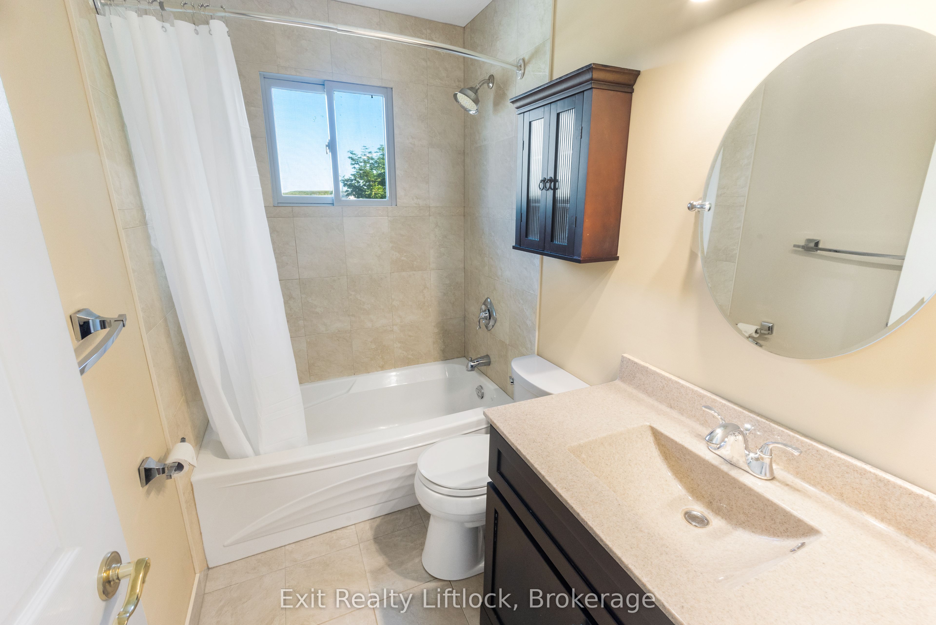 958 Smithside Court Property Photo 25