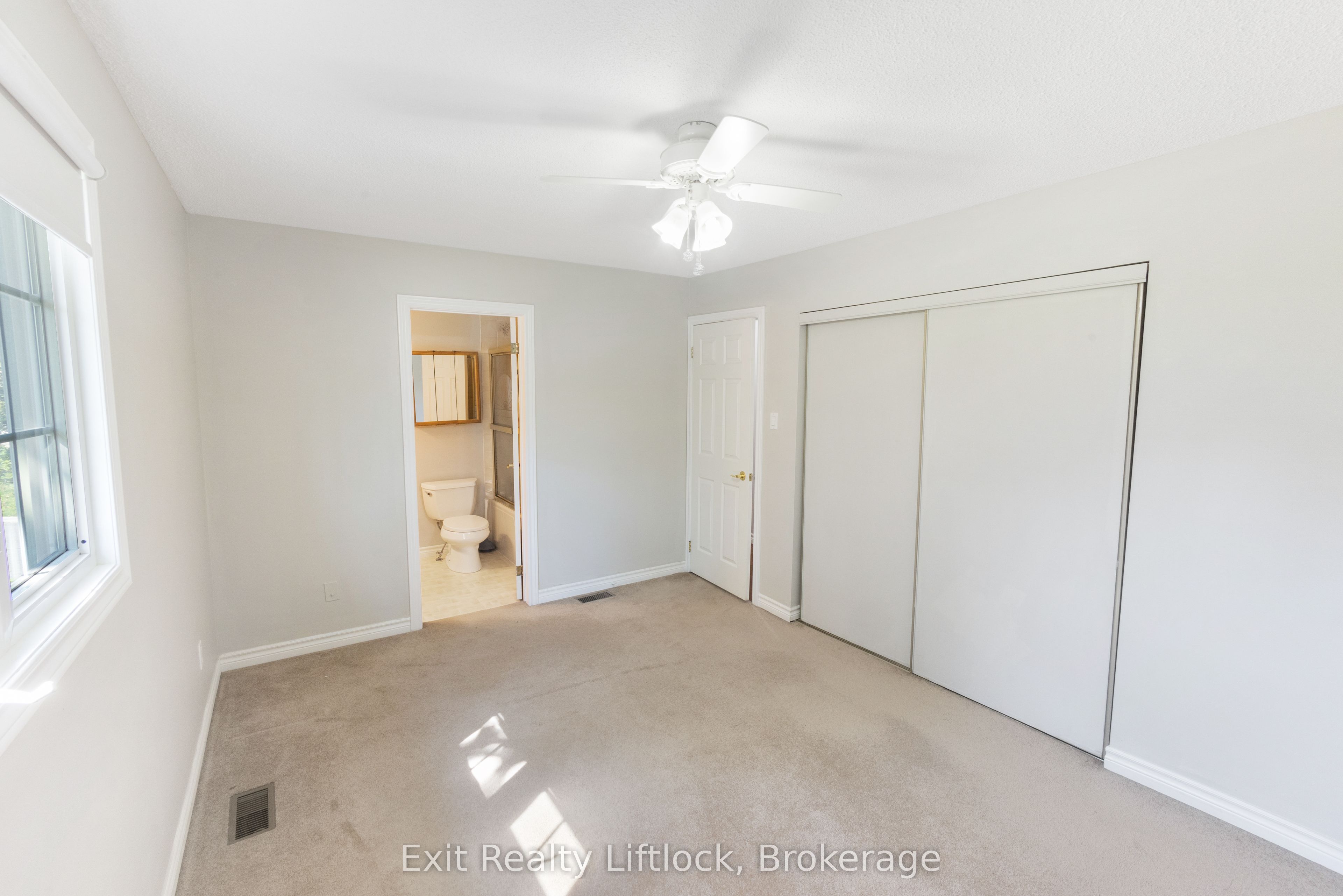 958 Smithside Court Property Photo 29