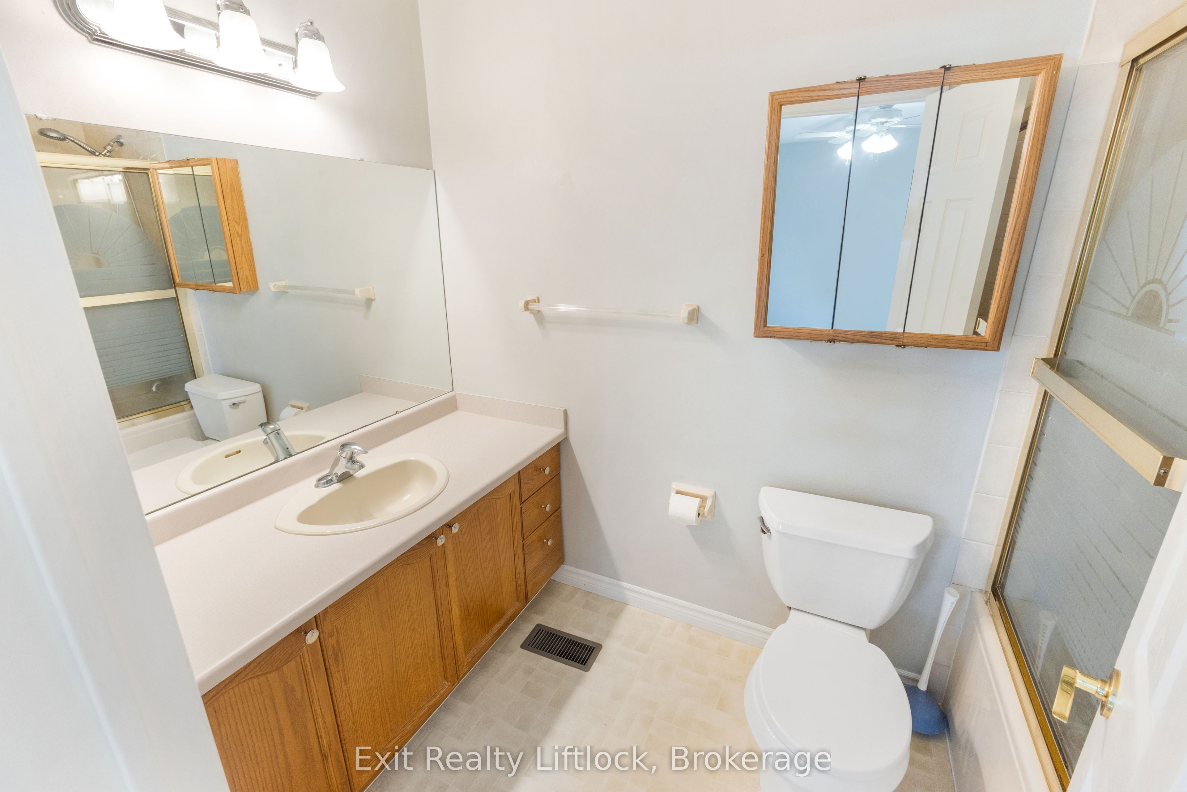 958 Smithside Court Property Photo 30
