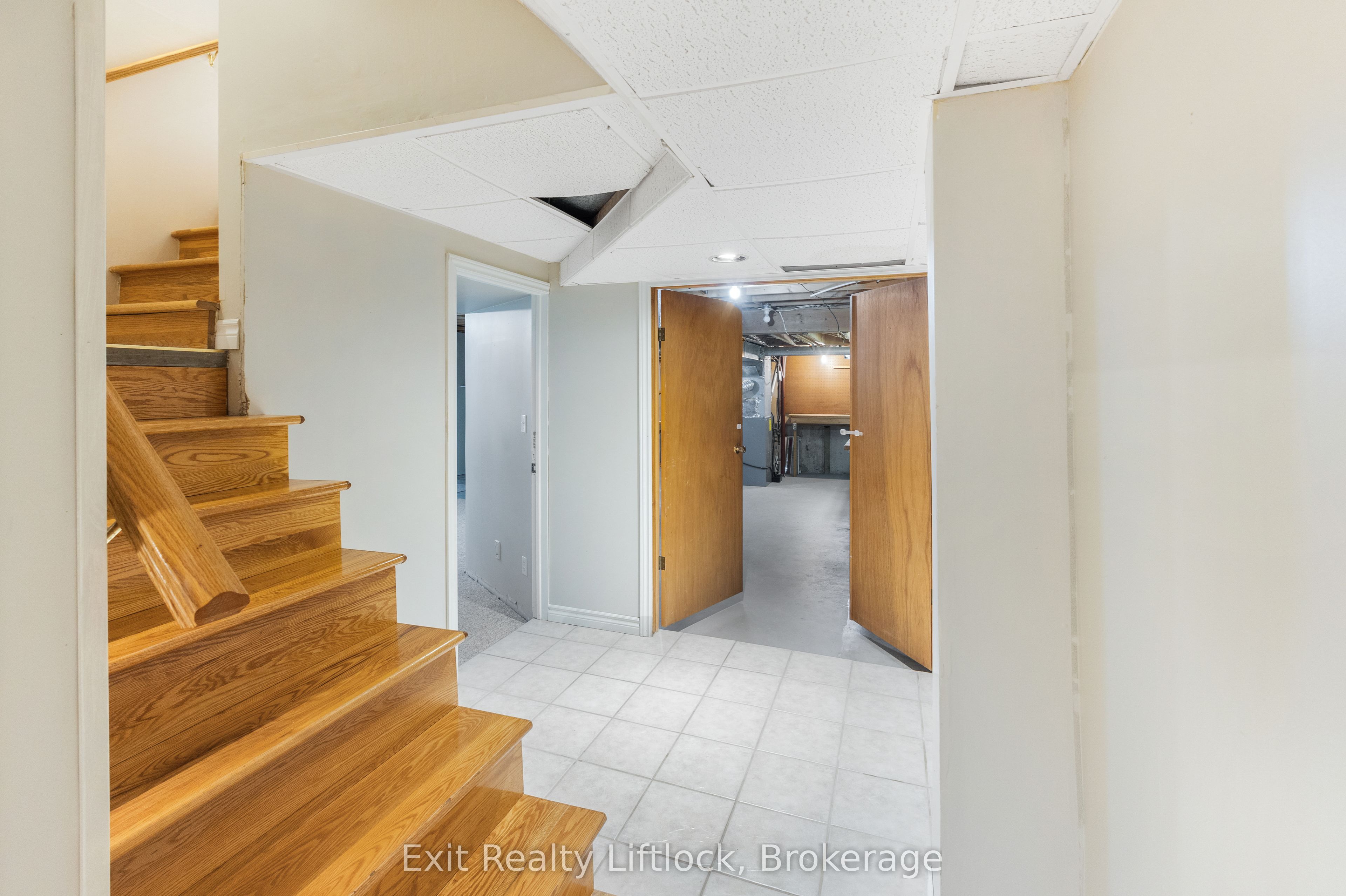 958 Smithside Court Property Photo 41