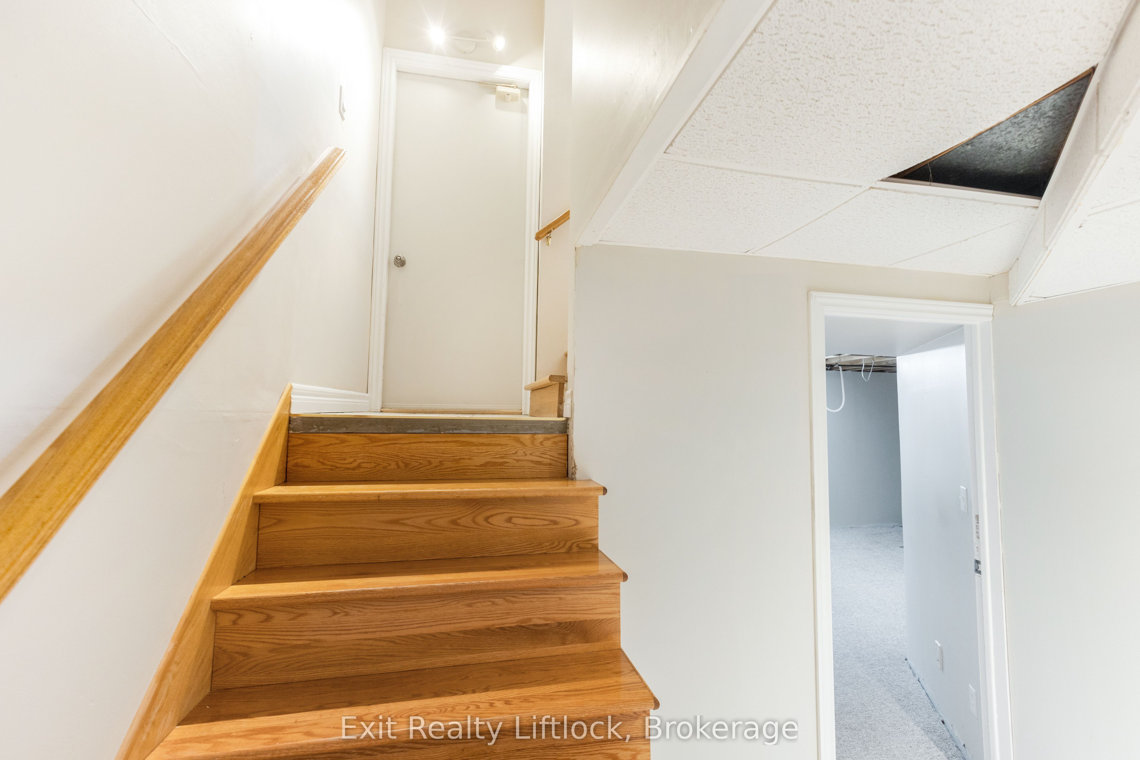 958 Smithside Court Property Photo 43
