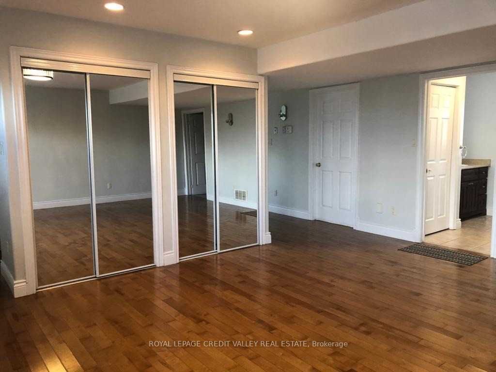 384169 20th Side Road N Property Photo 3