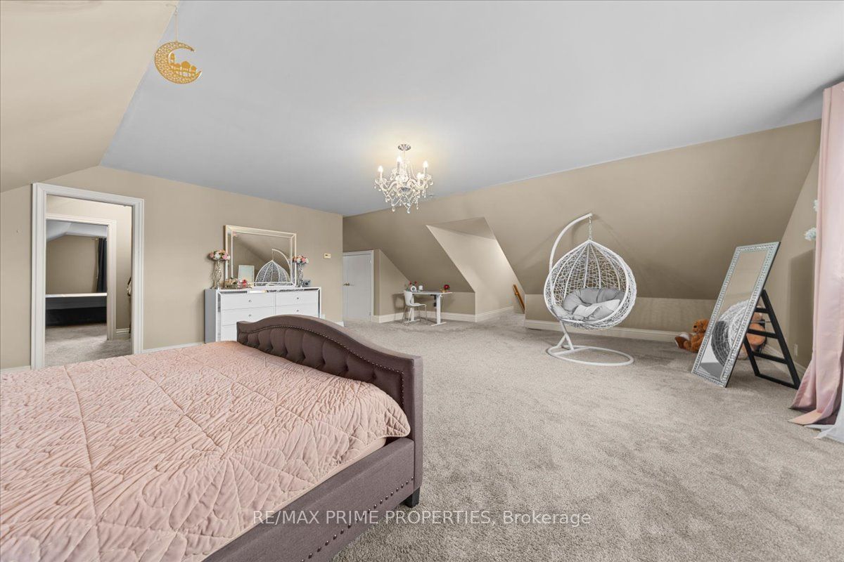 1435 Shalom Street Property Photo 33