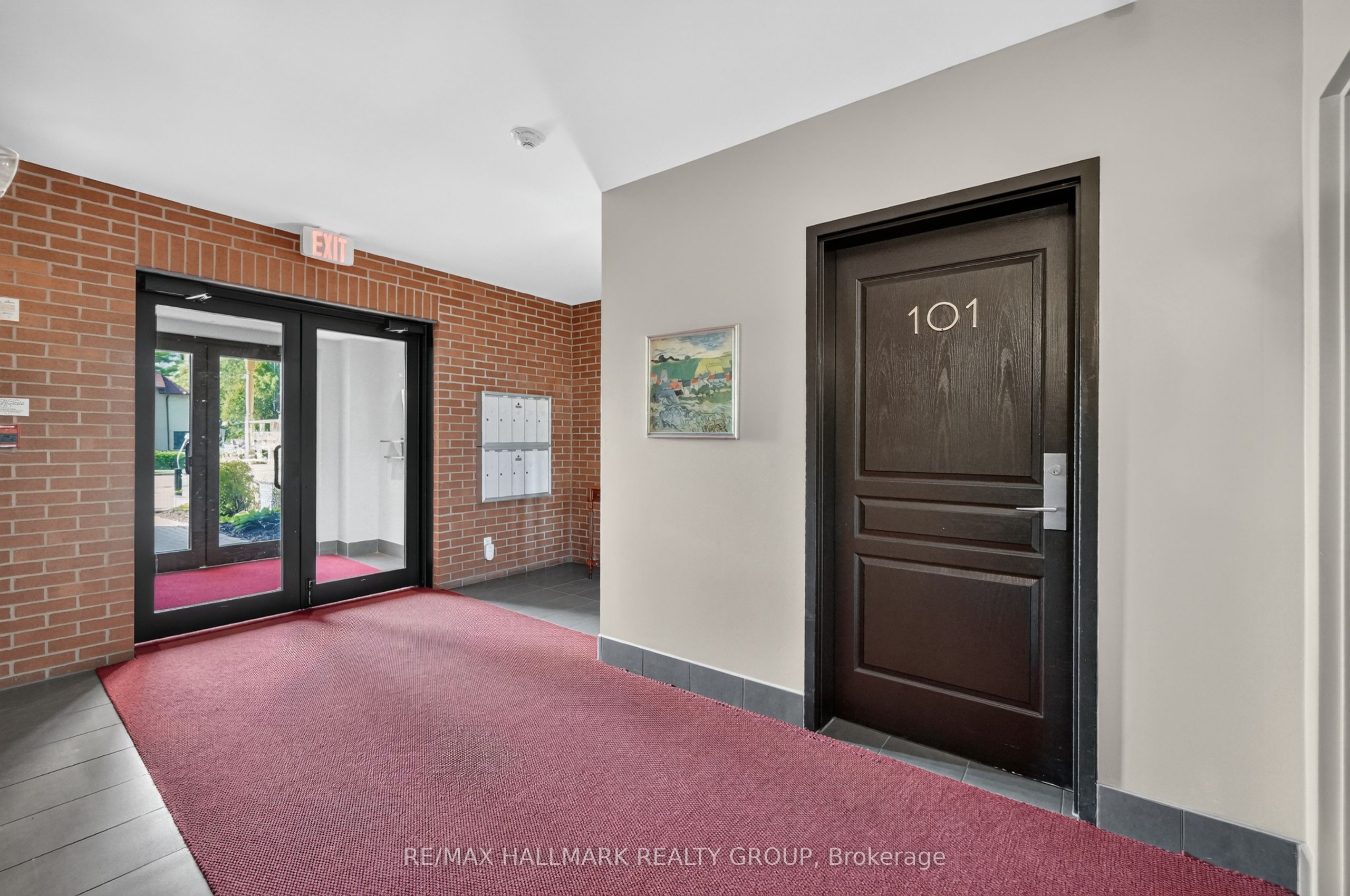 419 Laurier Avenue E 101 Property Photo 3