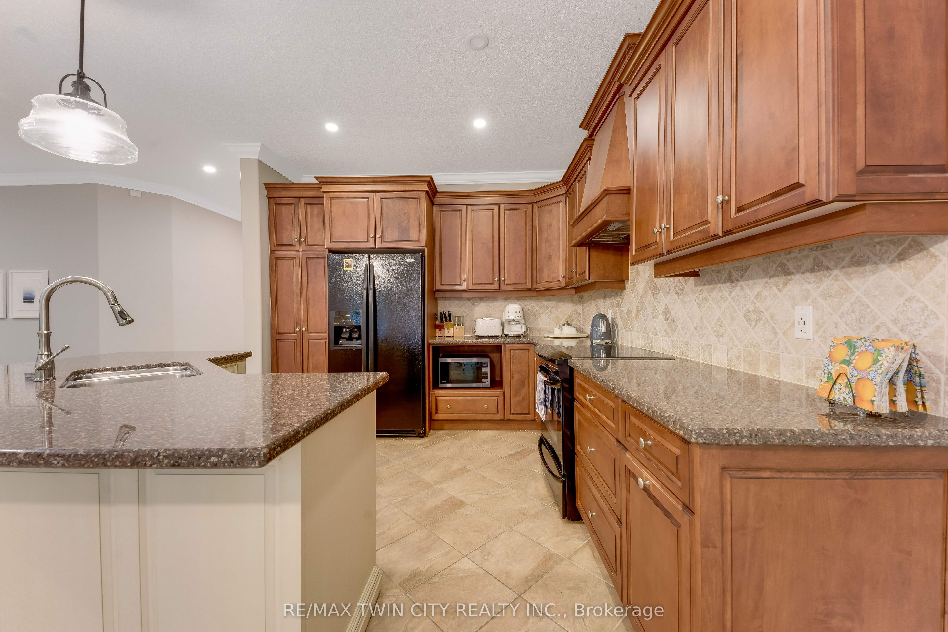 213 Edgewater Crescent Property Photo 15