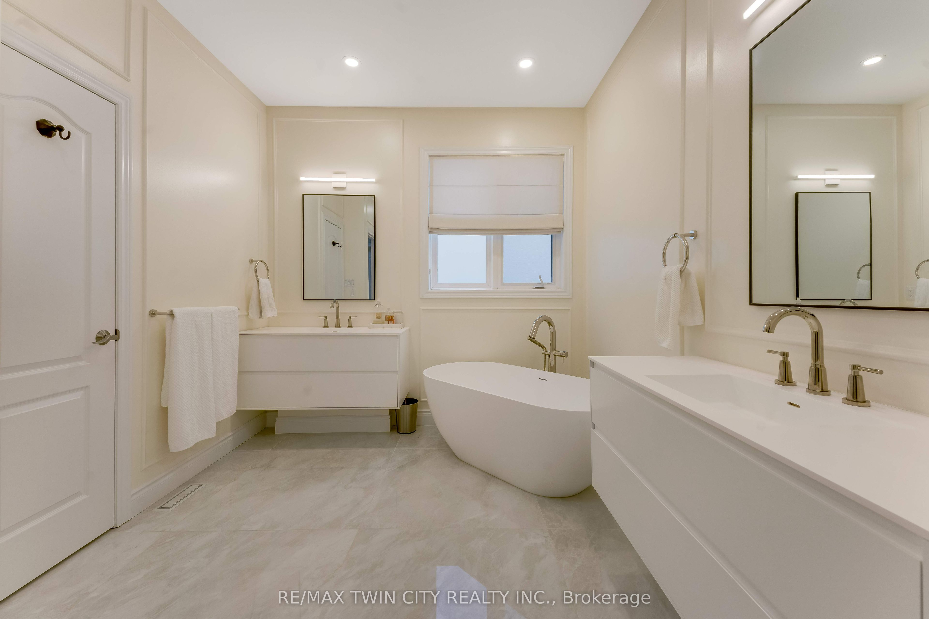 213 Edgewater Crescent Property Photo 26