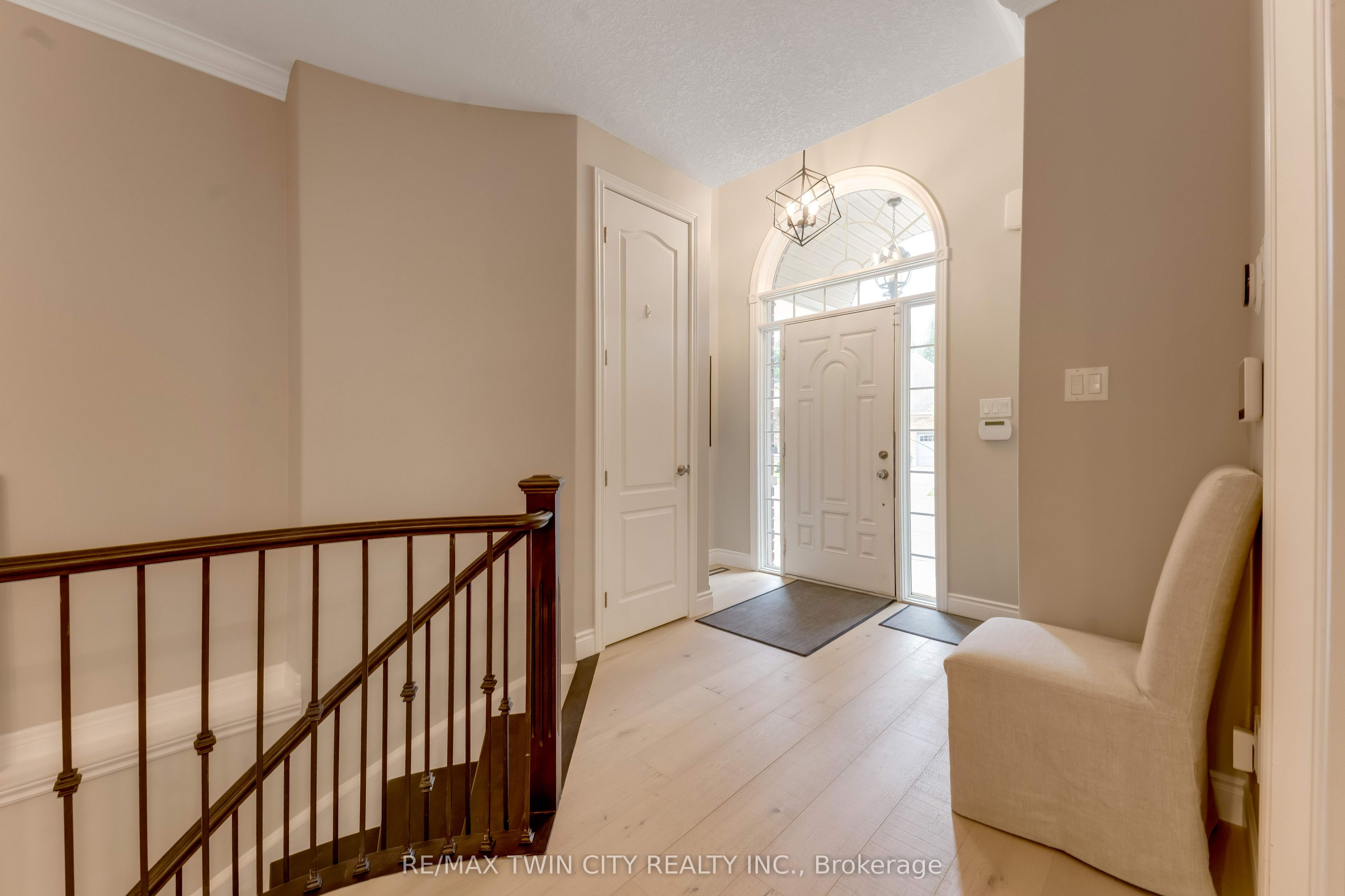 213 Edgewater Crescent Property Photo 28