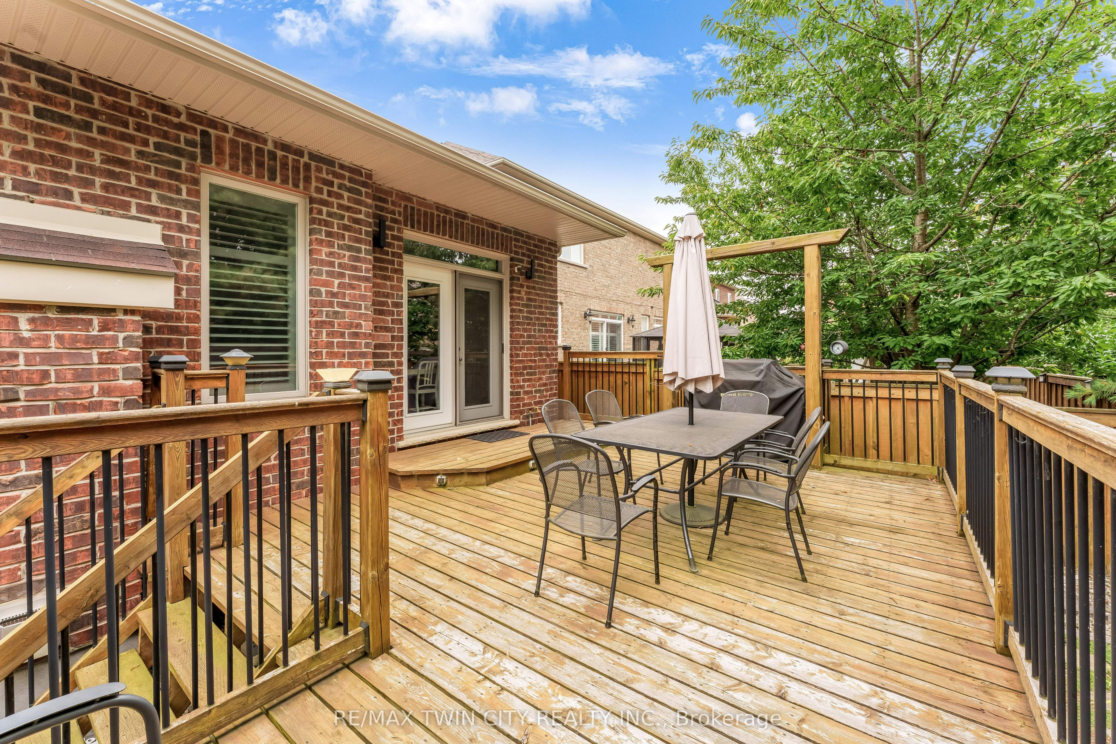213 Edgewater Crescent Property Photo 41