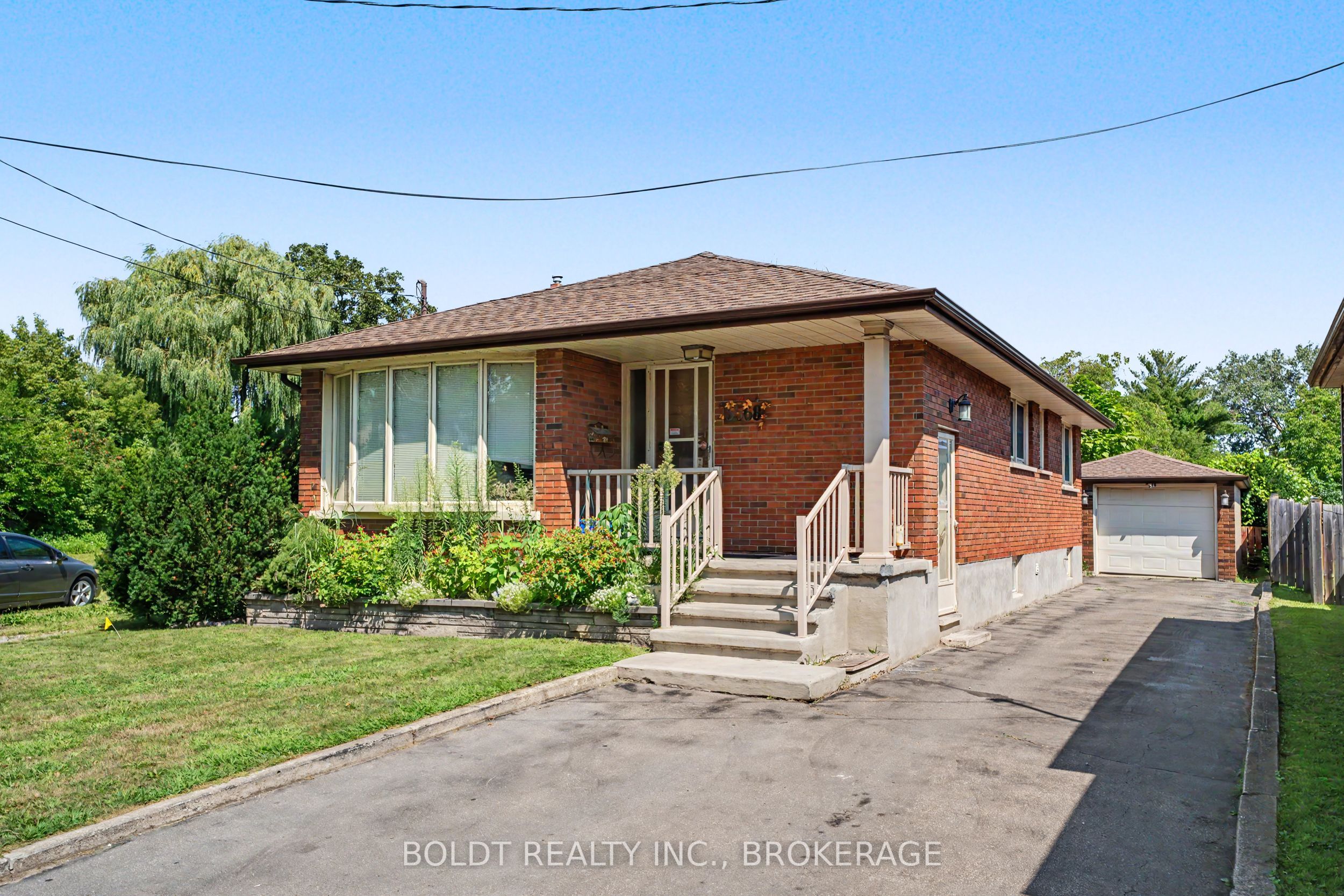 5568 Drummond Road Property Photo 1