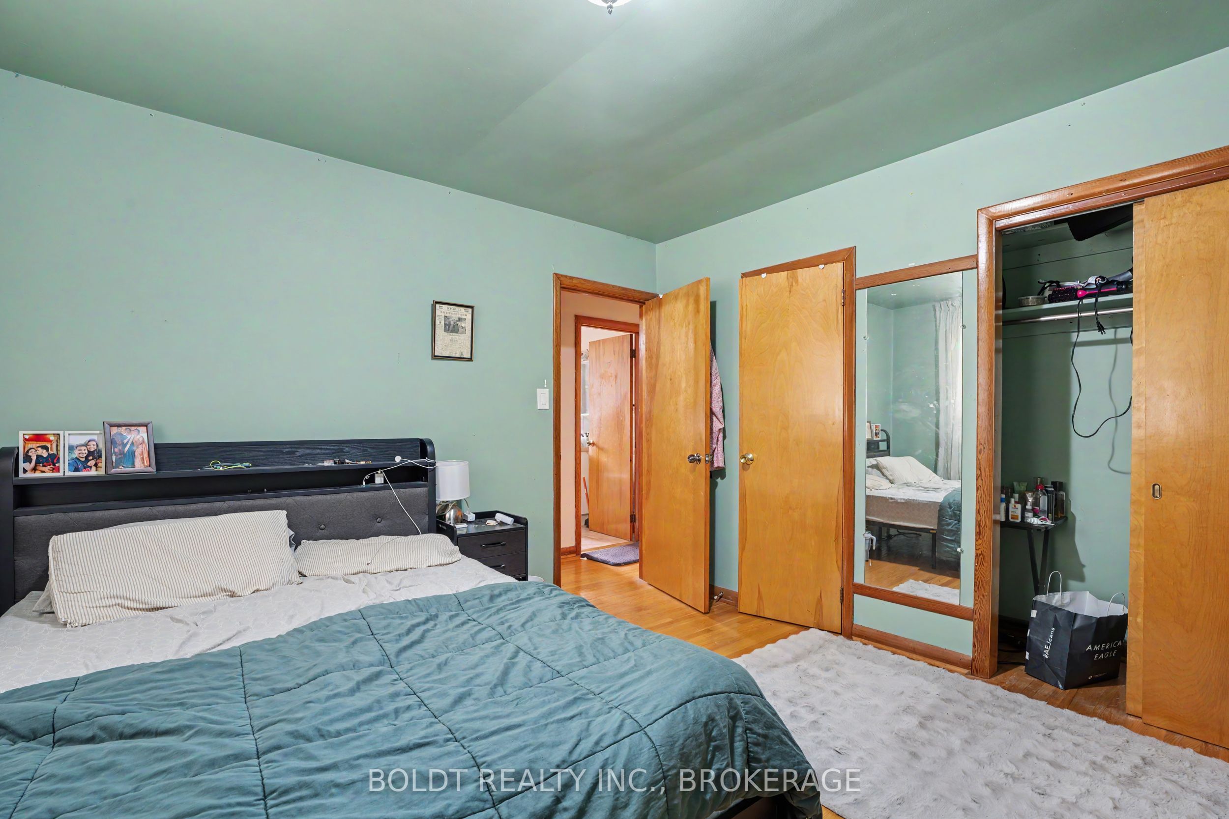 5568 Drummond Road Property Photo 7