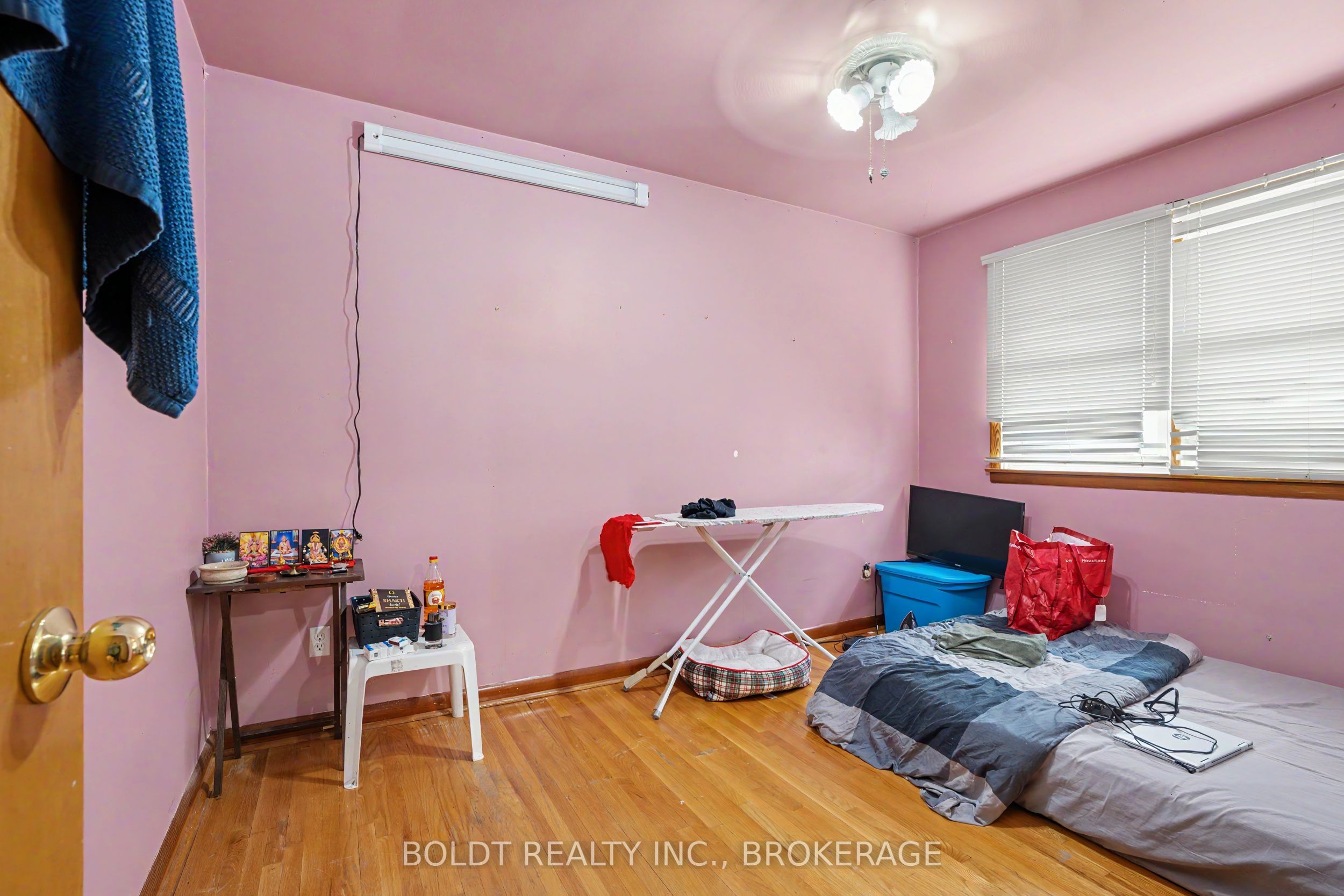 5568 Drummond Road Property Photo 8