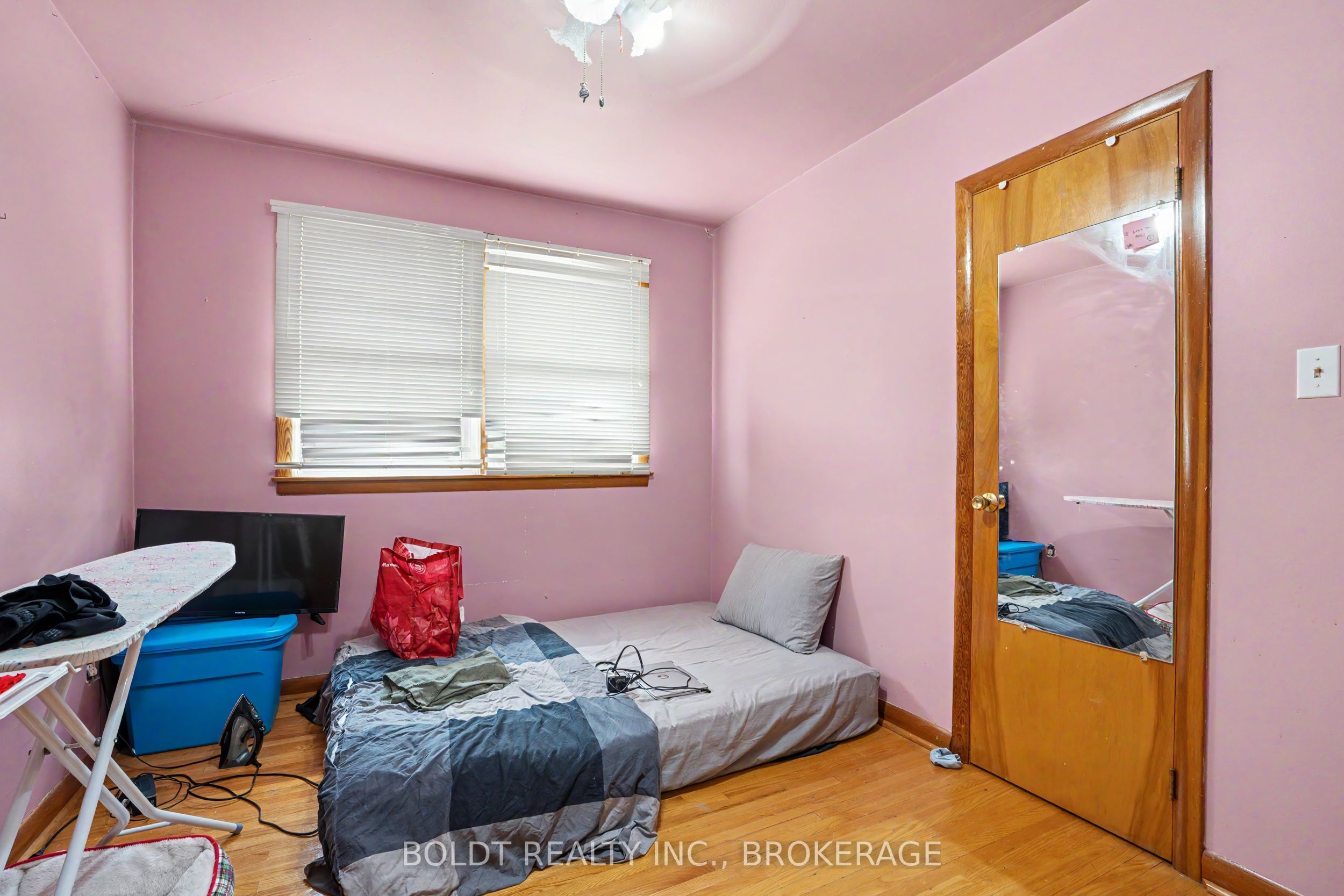5568 Drummond Road Property Photo 9