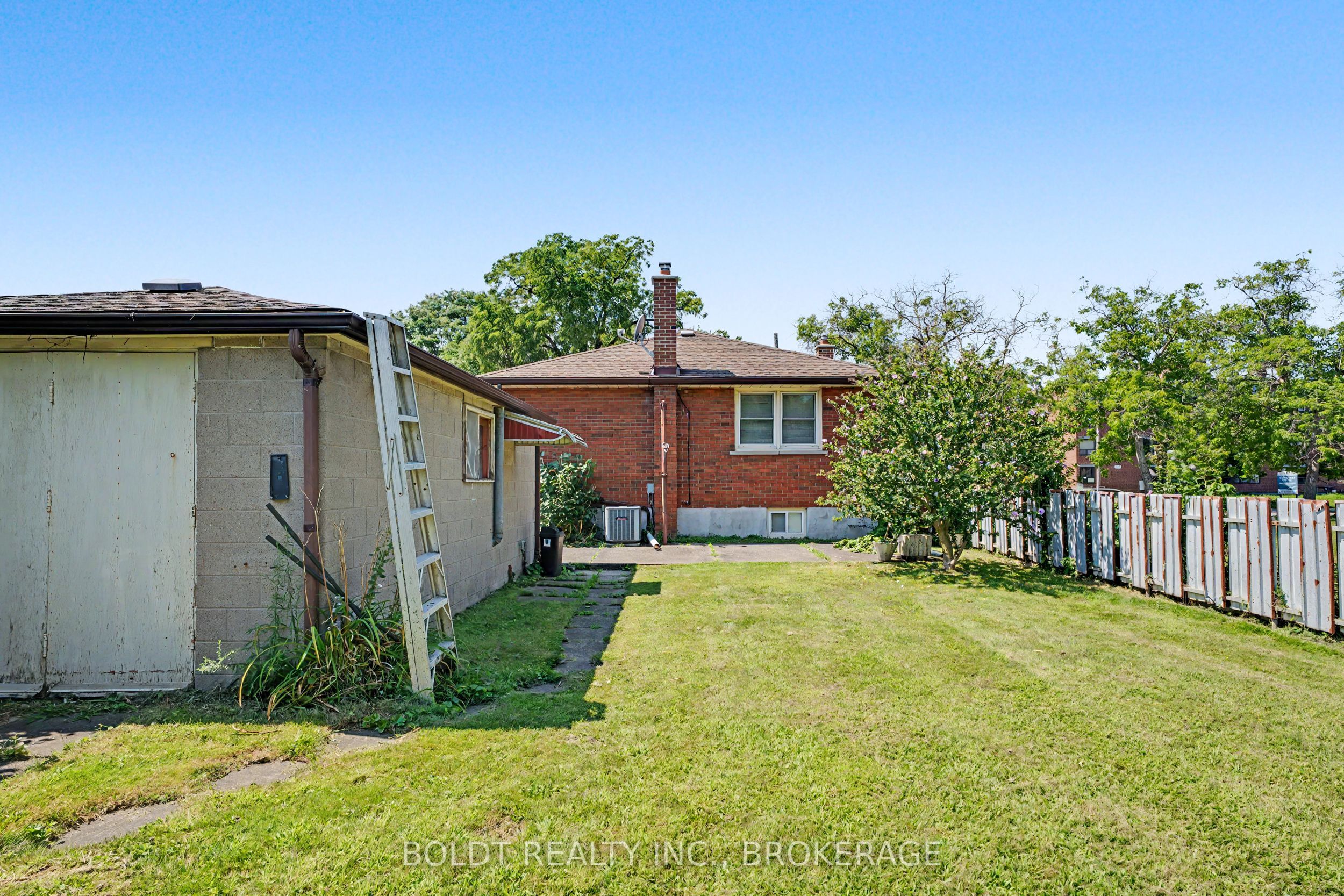 5568 Drummond Road Property Photo 22