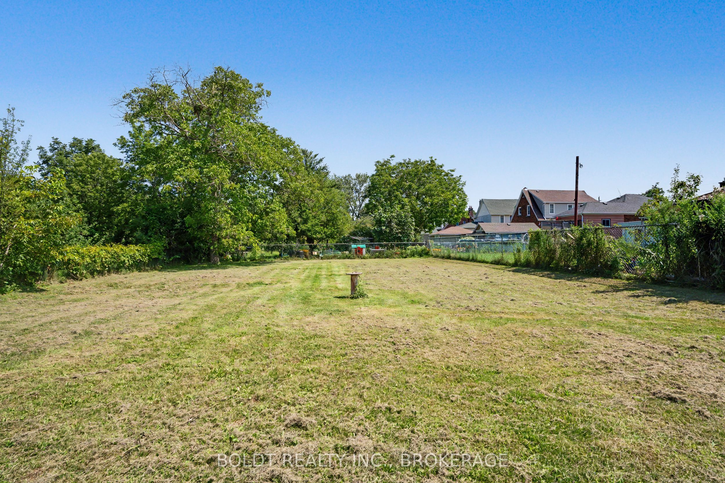 5568 Drummond Road Property Photo 26