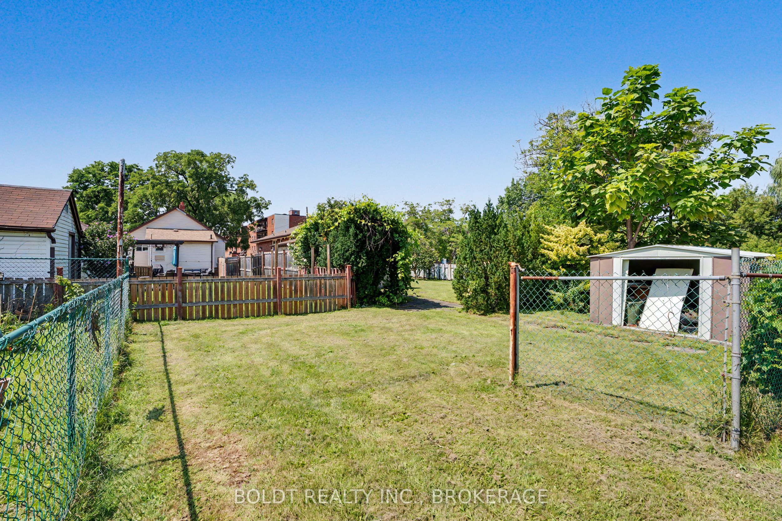 5568 Drummond Road Property Photo 28