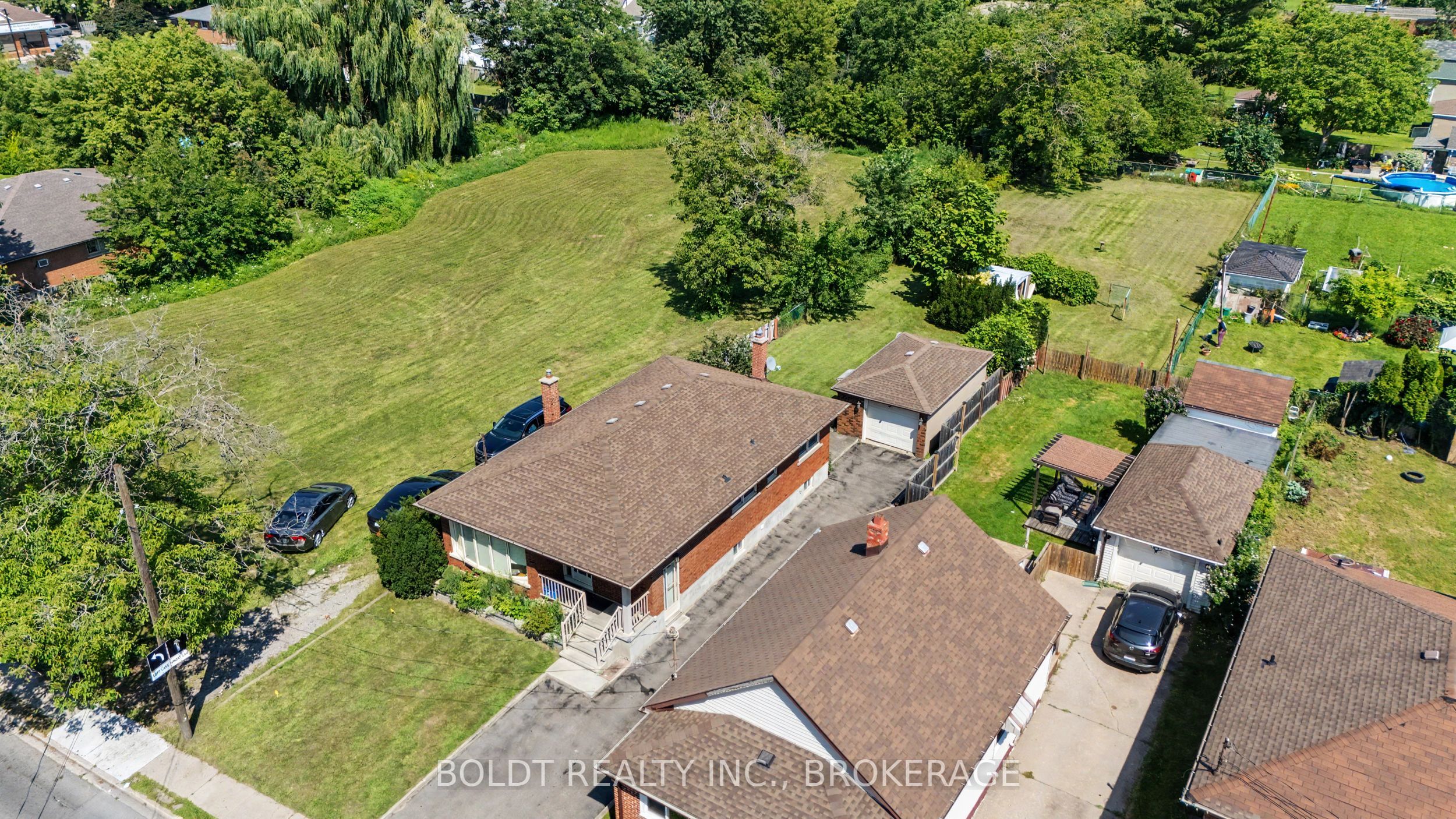 5568 Drummond Road Property Photo 34