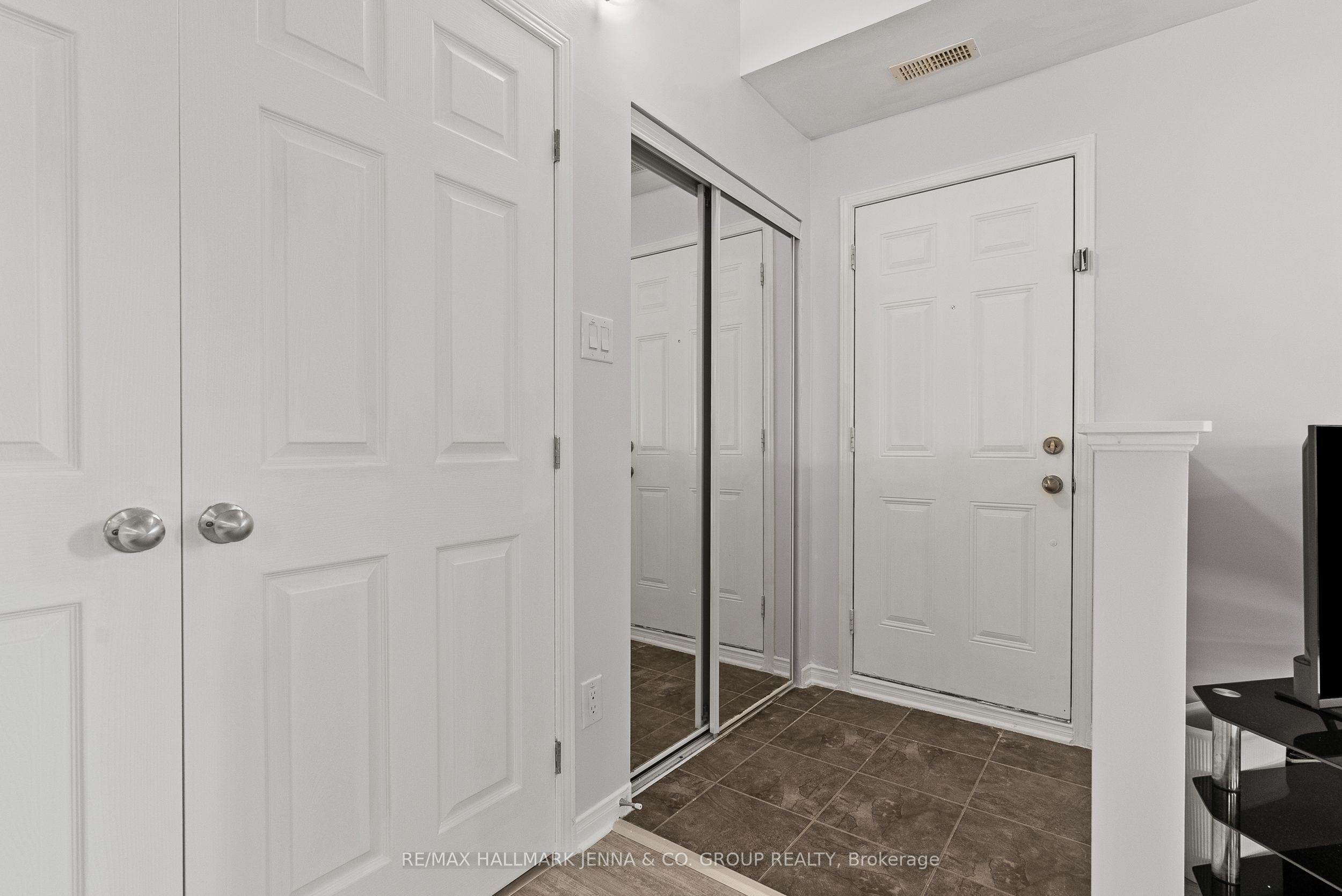 102 Artesa Private G Property Photo 3