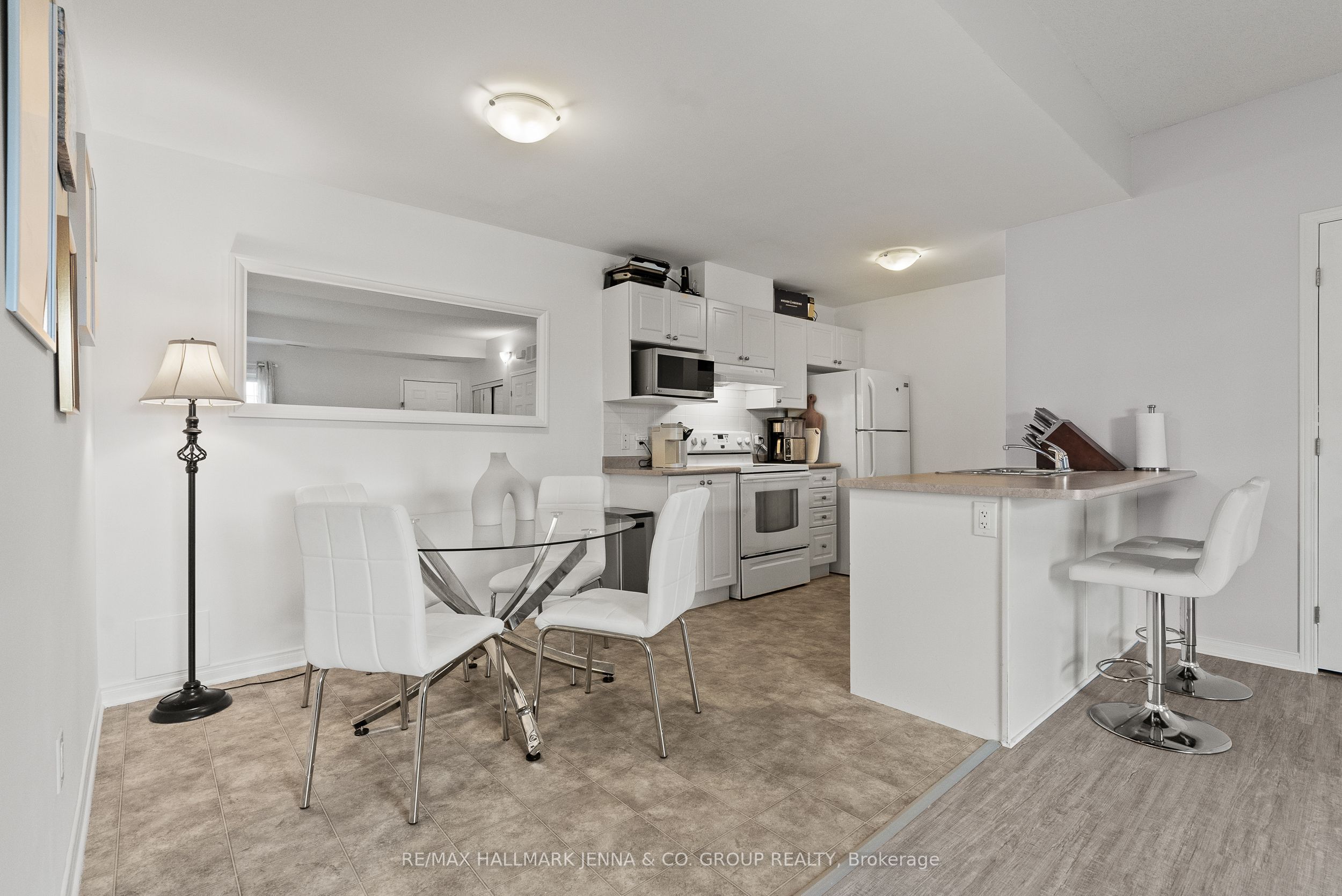 102 Artesa Private G Property Photo 5