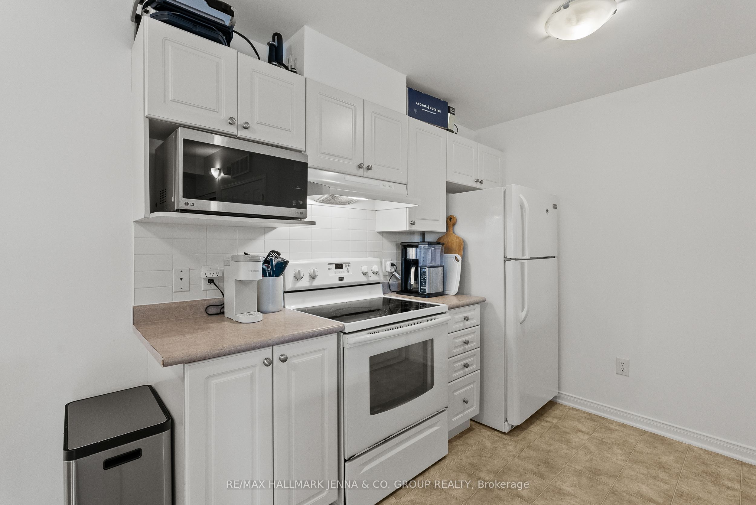102 Artesa Private G Property Photo 7
