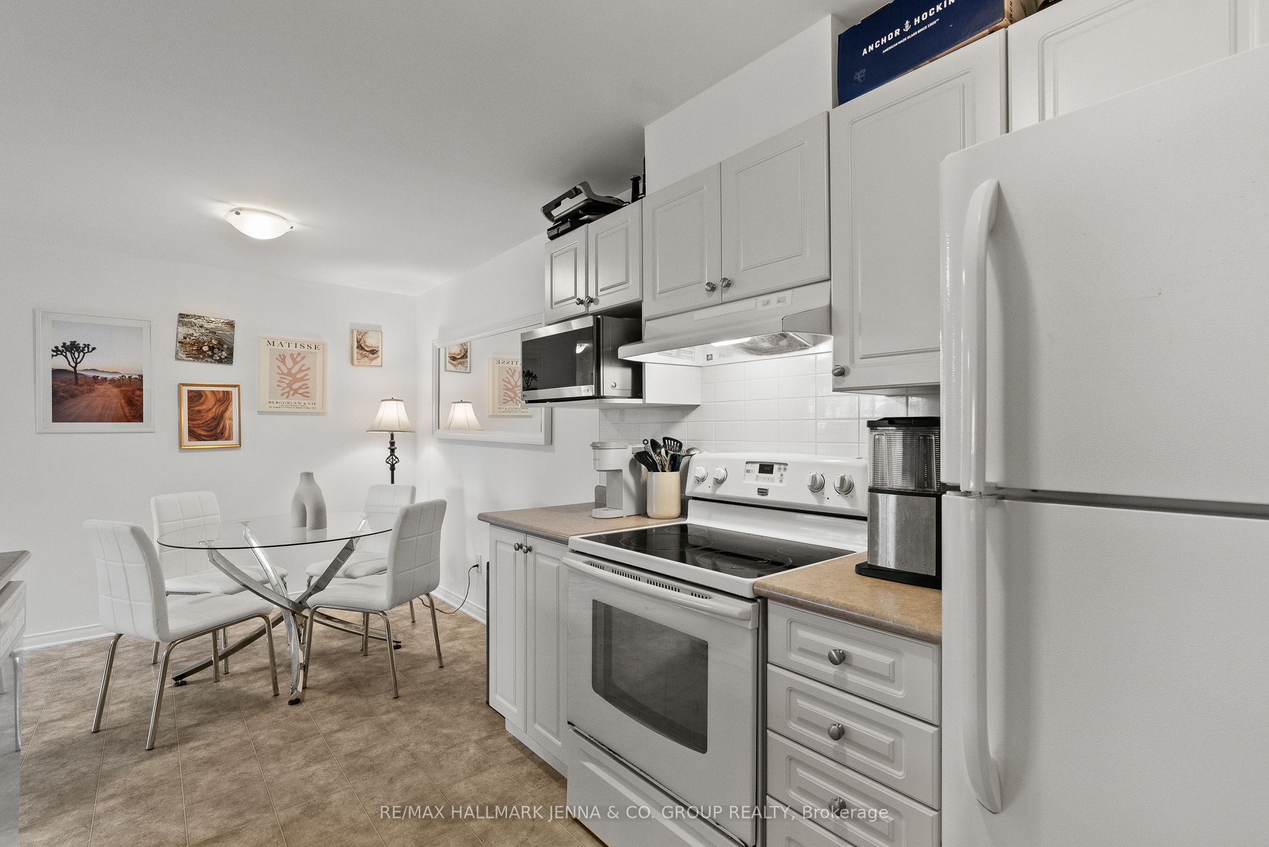 102 Artesa Private G Property Photo 8