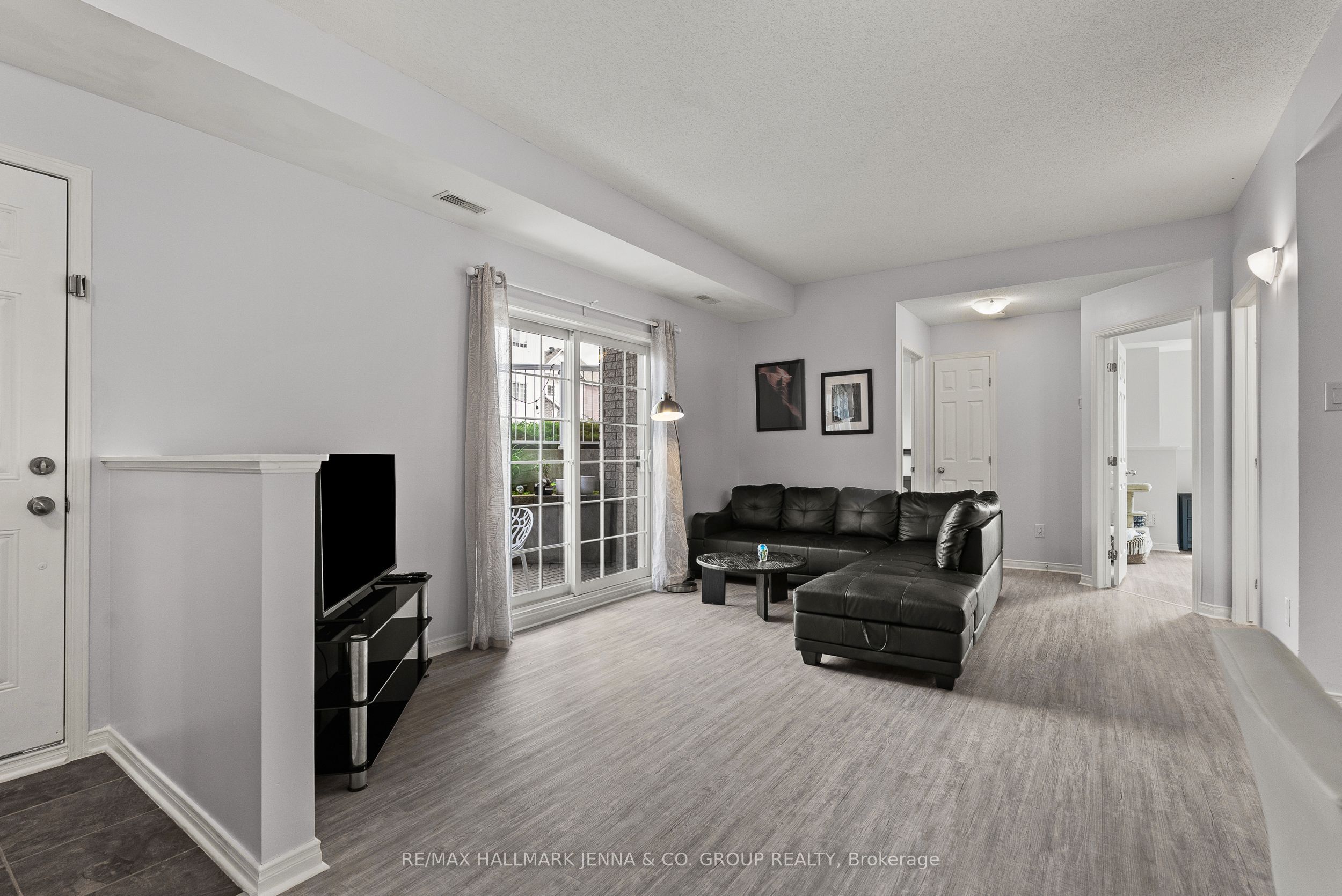 102 Artesa Private G Property Photo 13