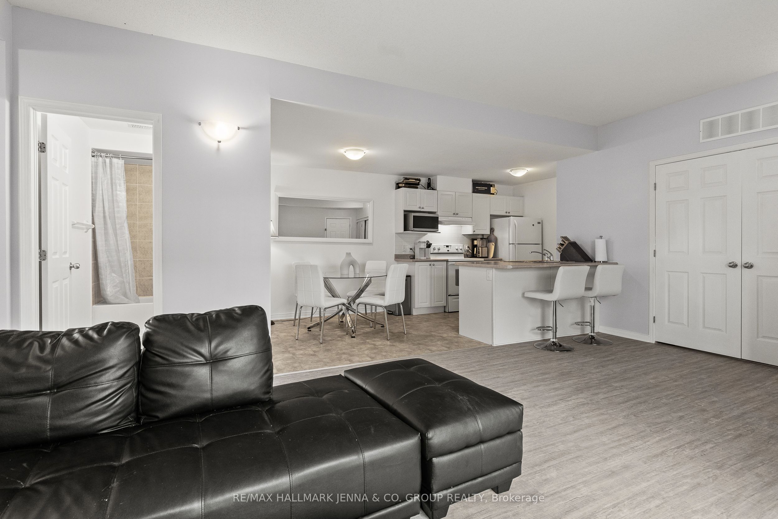 102 Artesa Private G Property Photo 14
