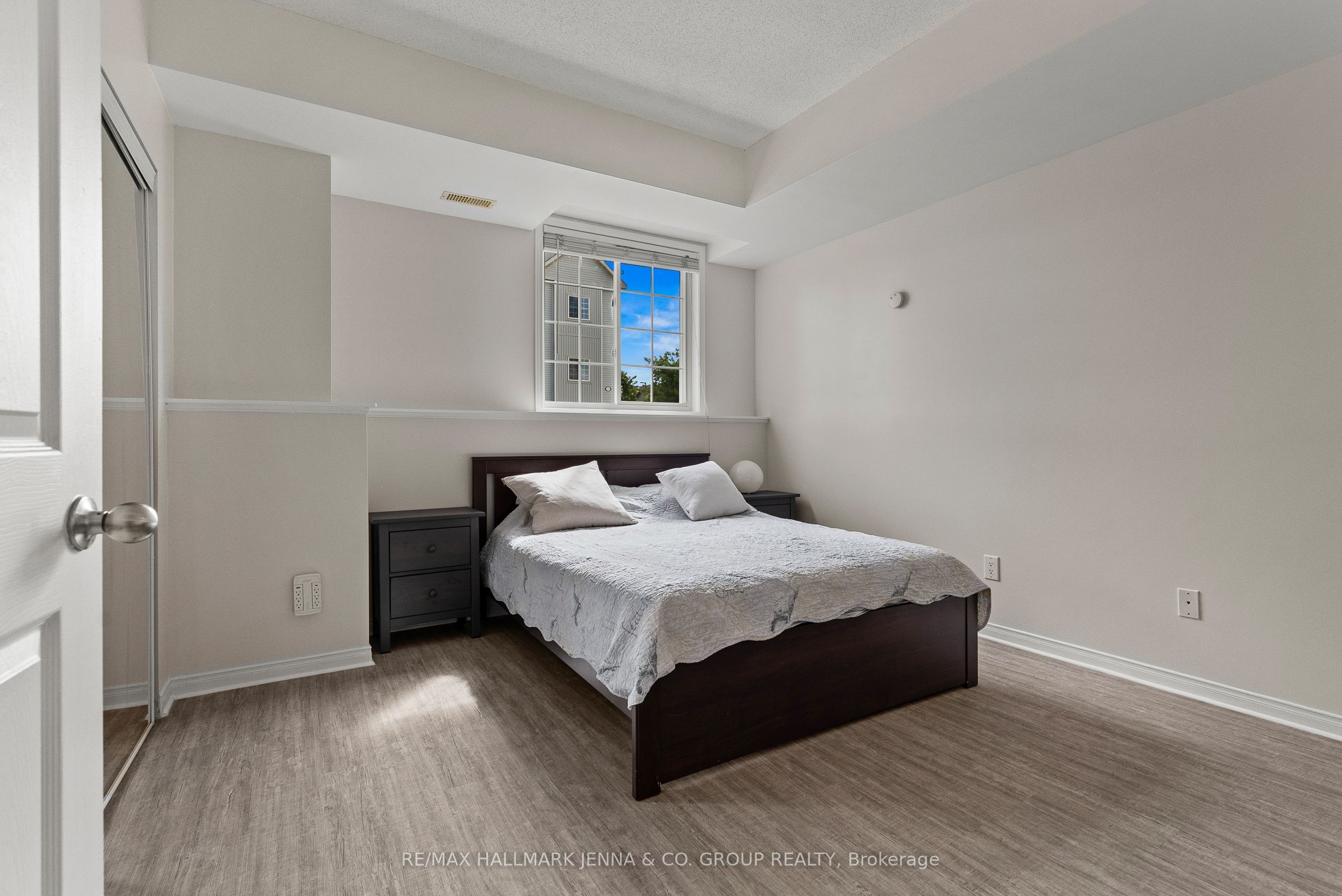 102 Artesa Private G Property Photo 16