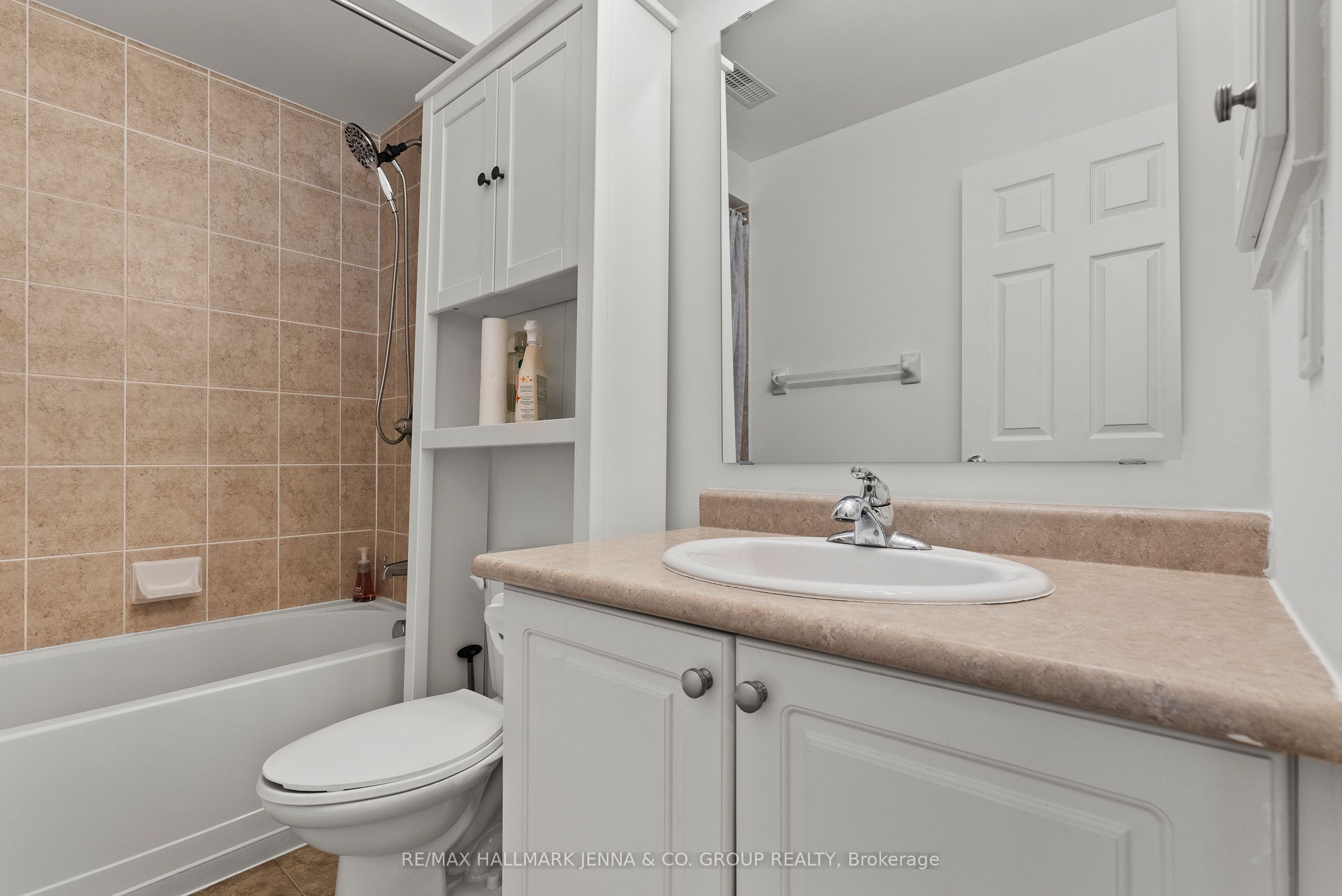 102 Artesa Private G Property Photo 20