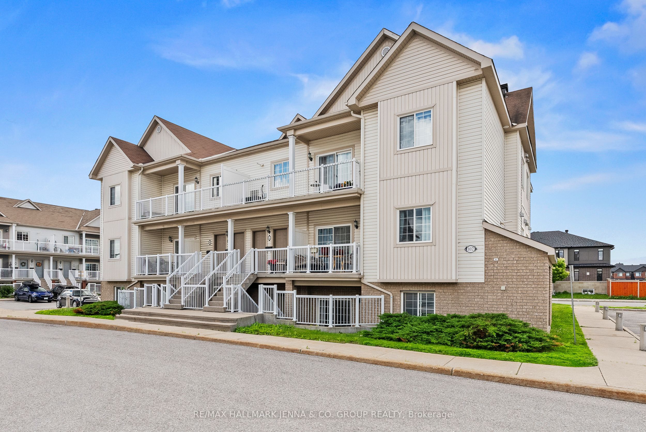 102 Artesa Private G Property Photo 24