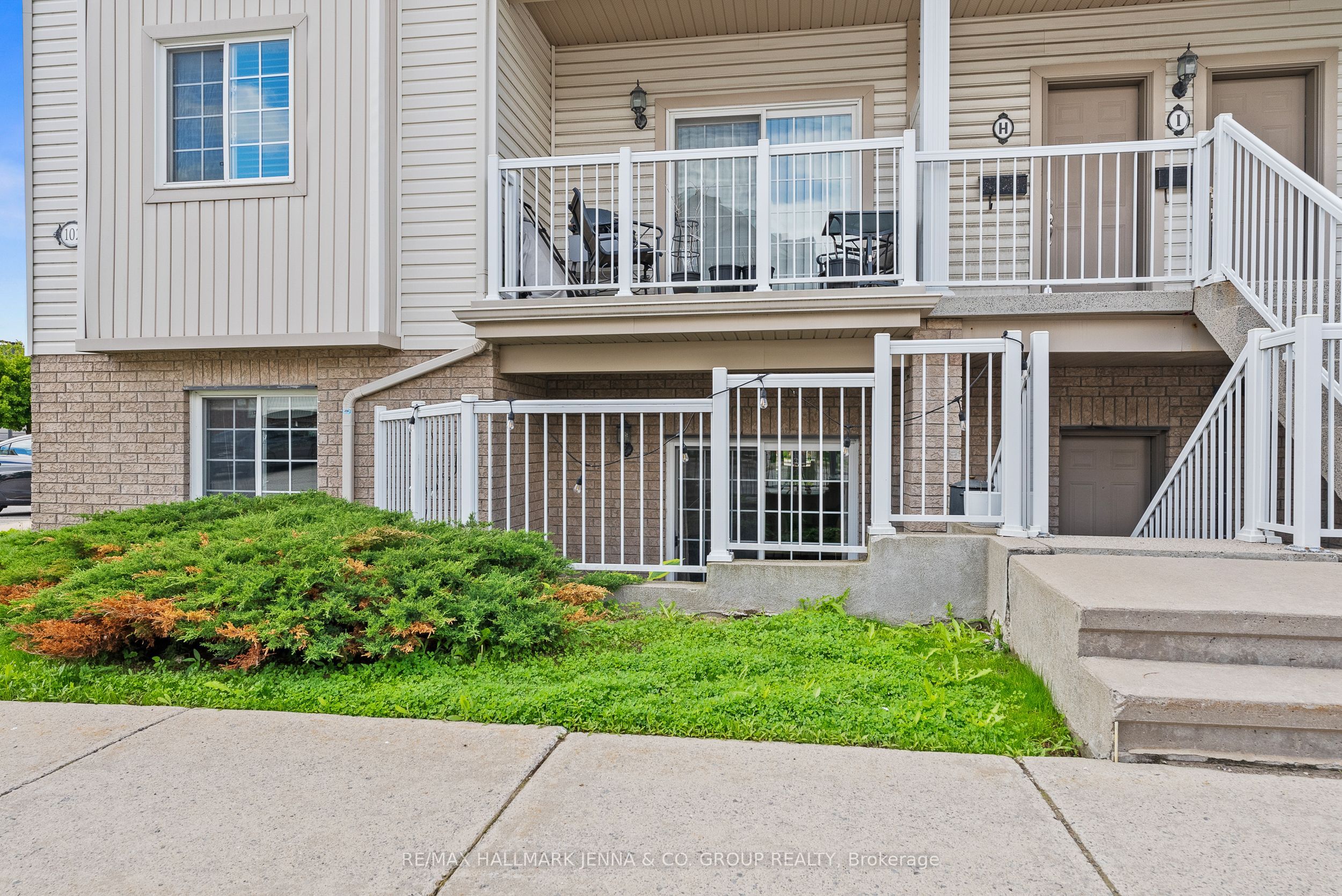 102 Artesa Private G Property Photo 25