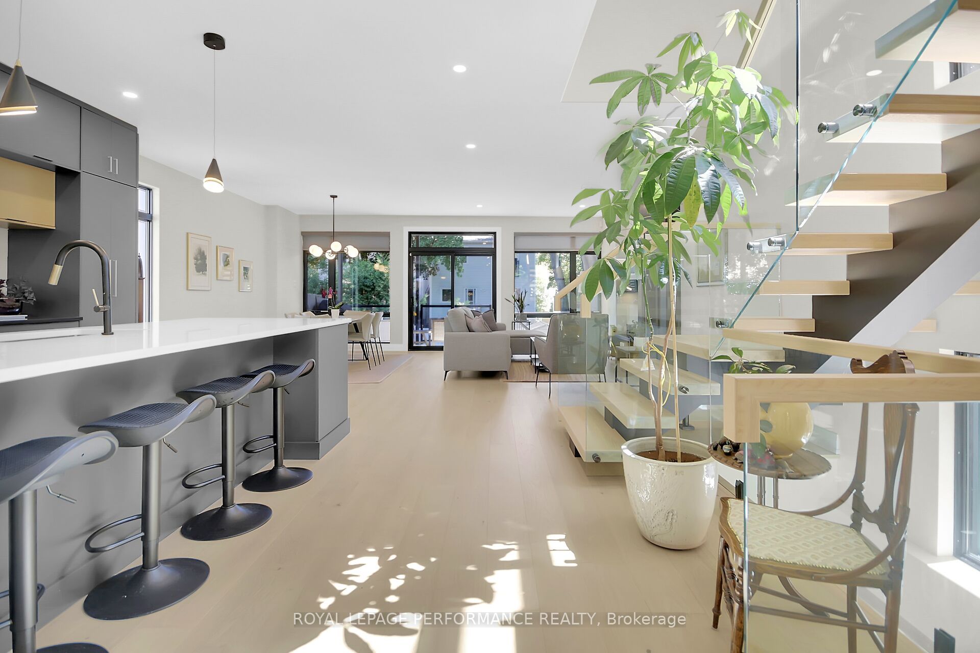 525 Edison Avenue Property Photo 16