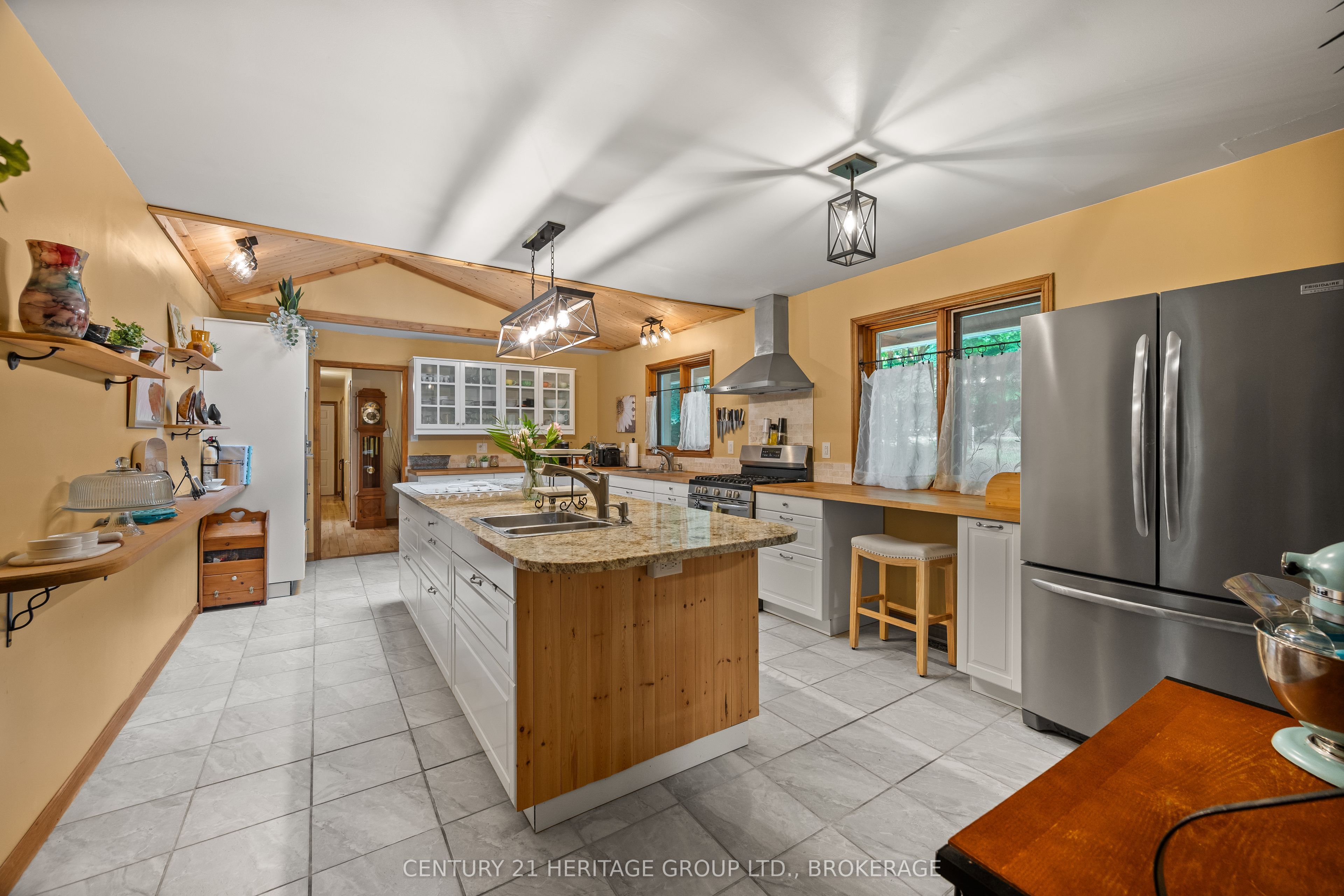 4212 Pine Ridge Drive Property Photo 12