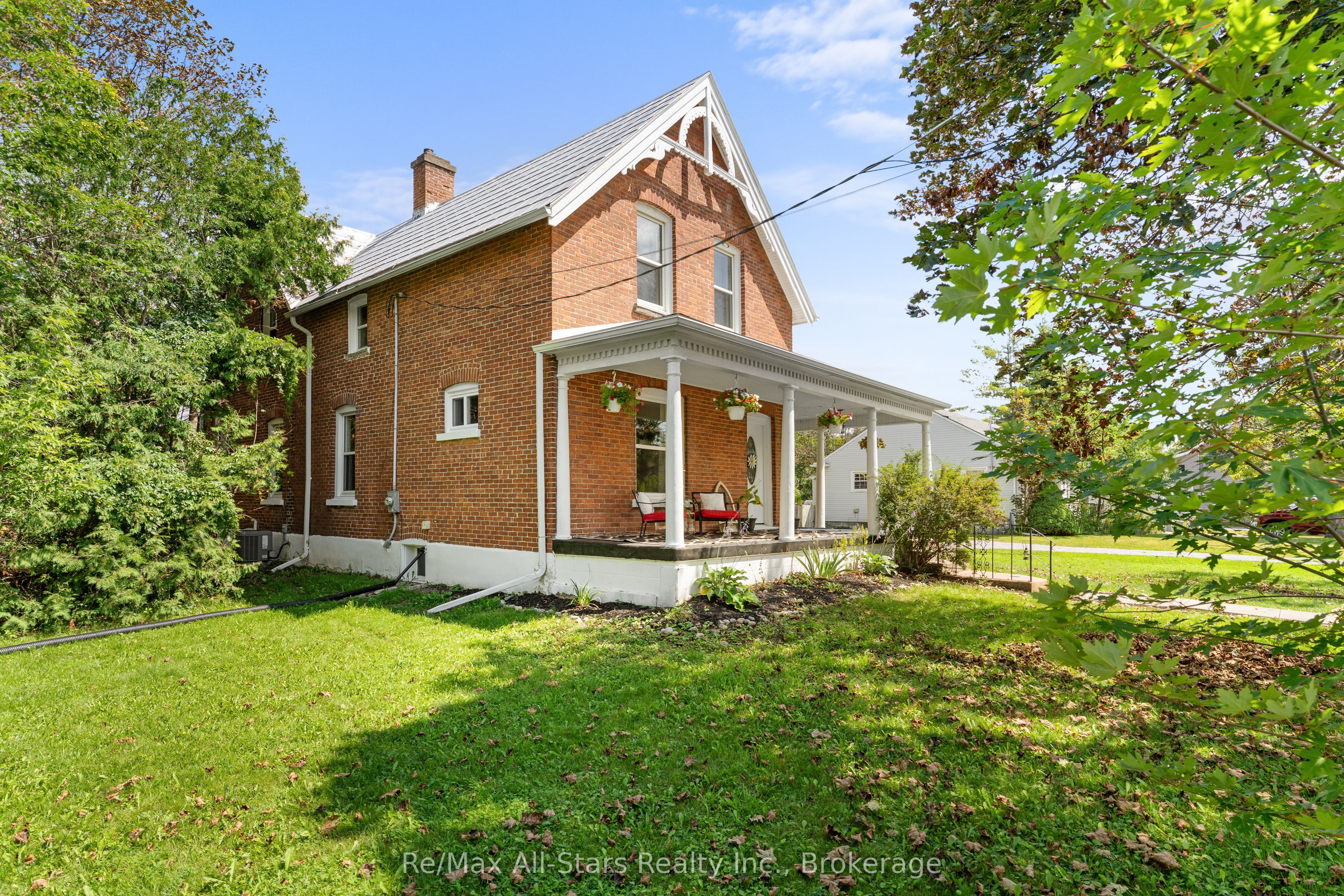 21 Francis Street E Property Photo 2