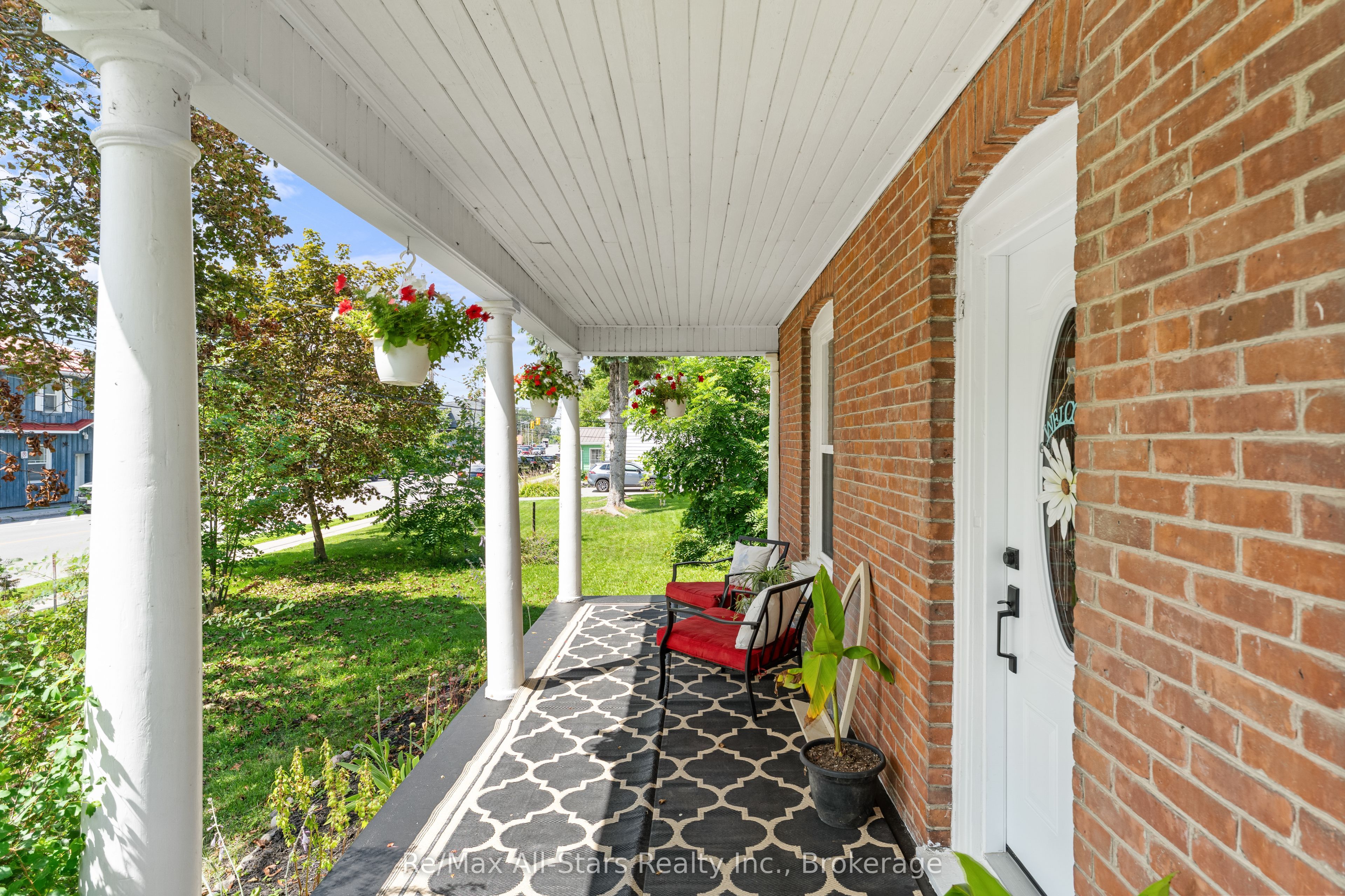 21 Francis Street E Property Photo 6
