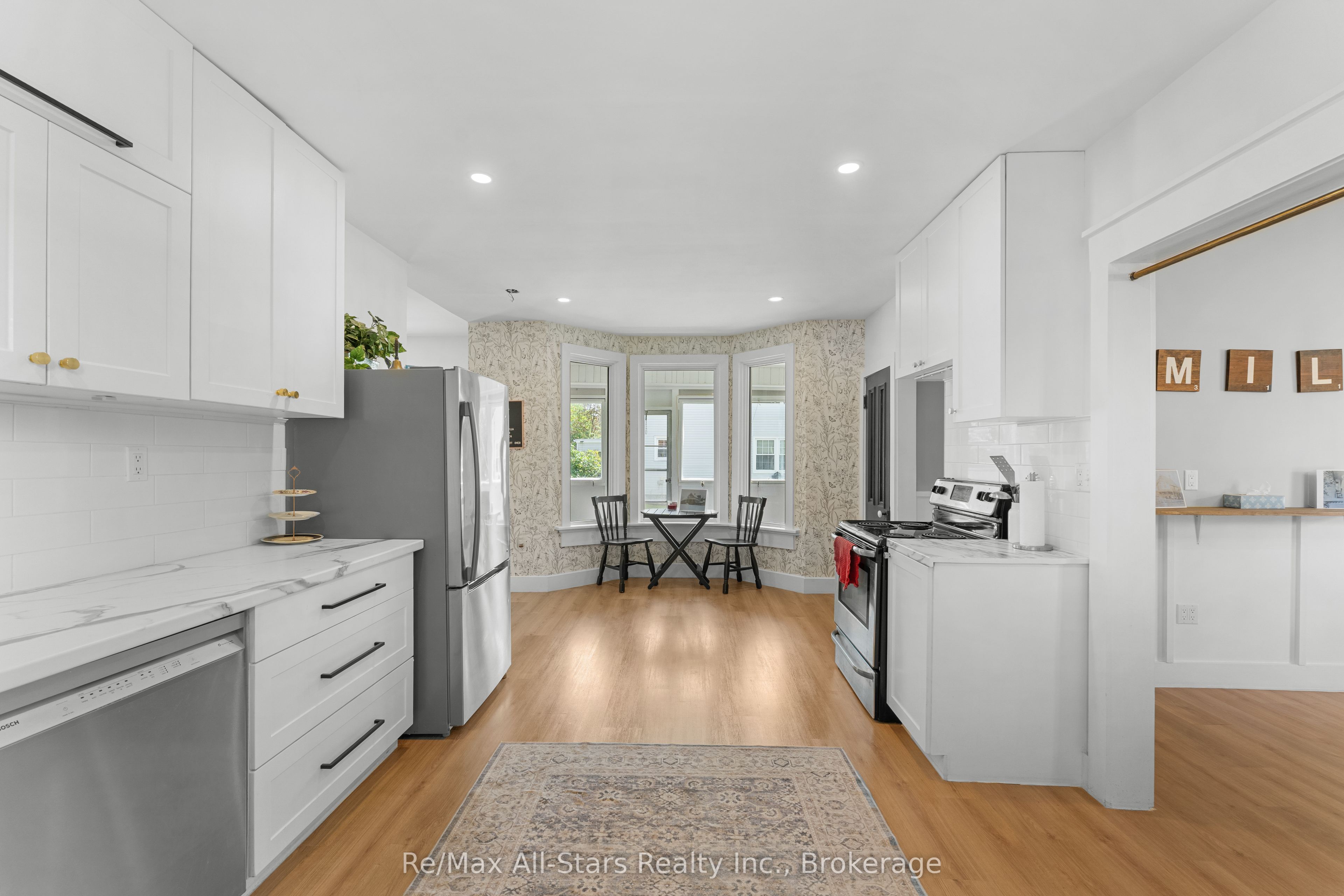 21 Francis Street E Property Photo 12