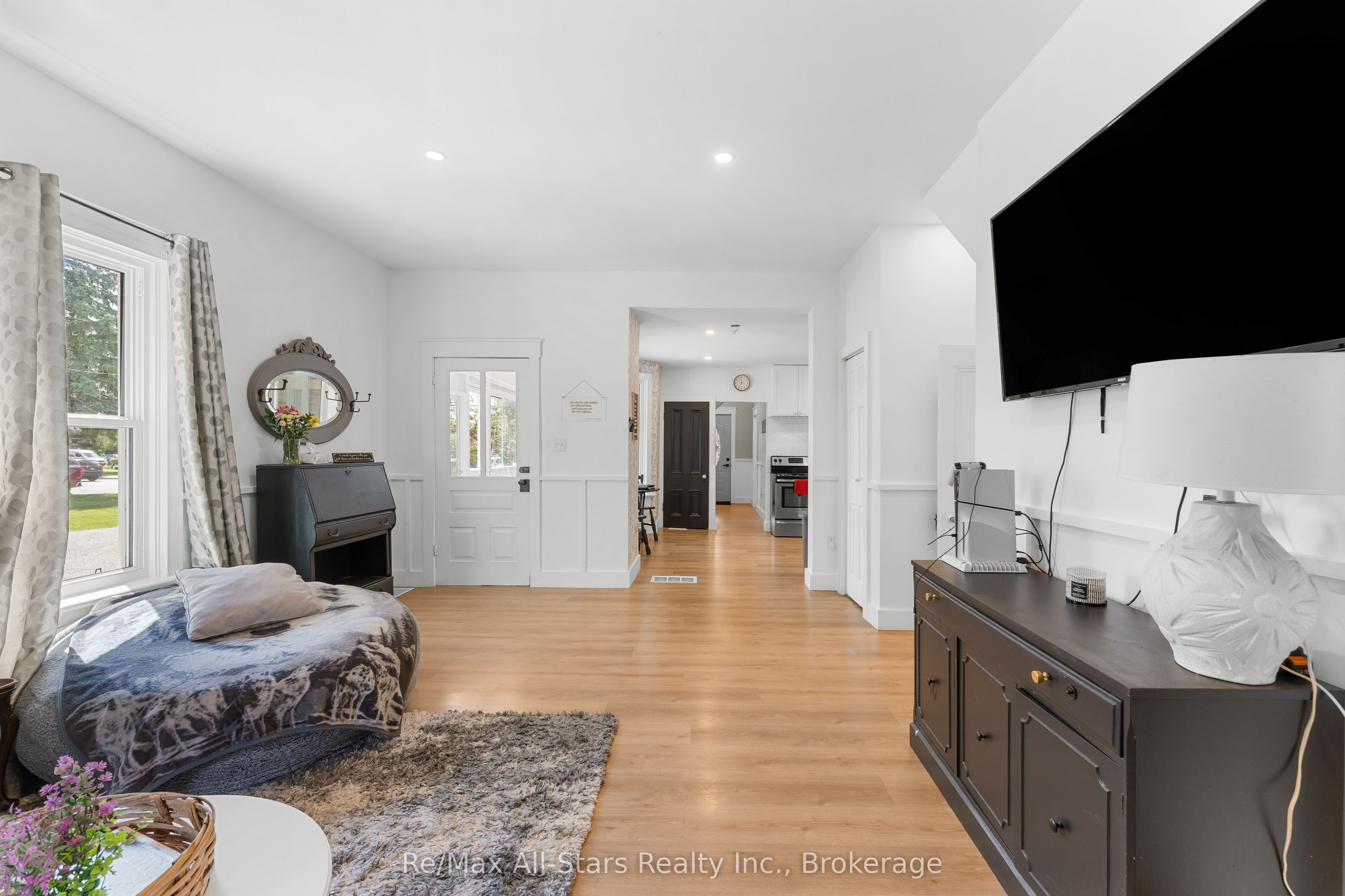 21 Francis Street E Property Photo 18