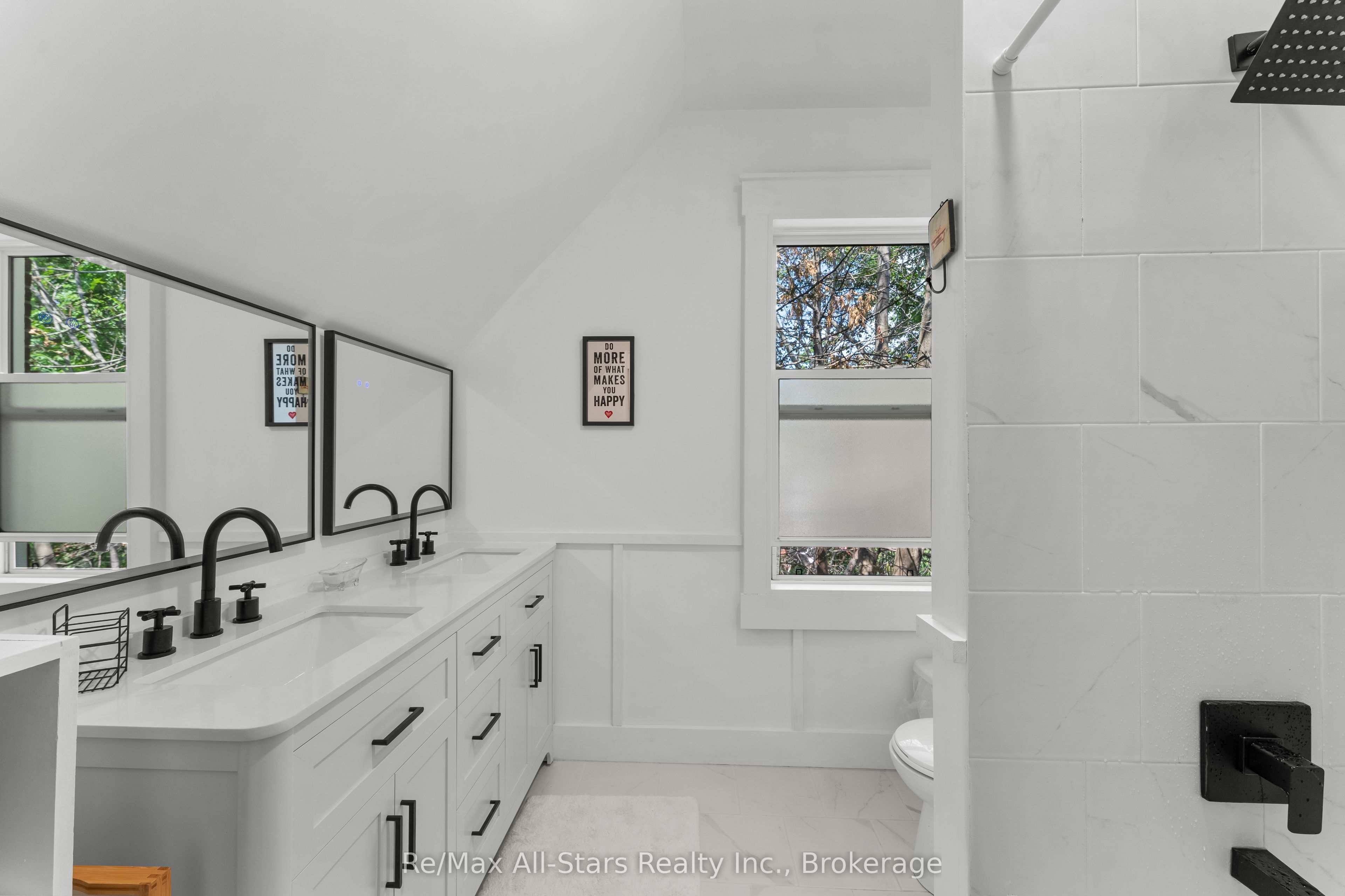 21 Francis Street E Property Photo 24