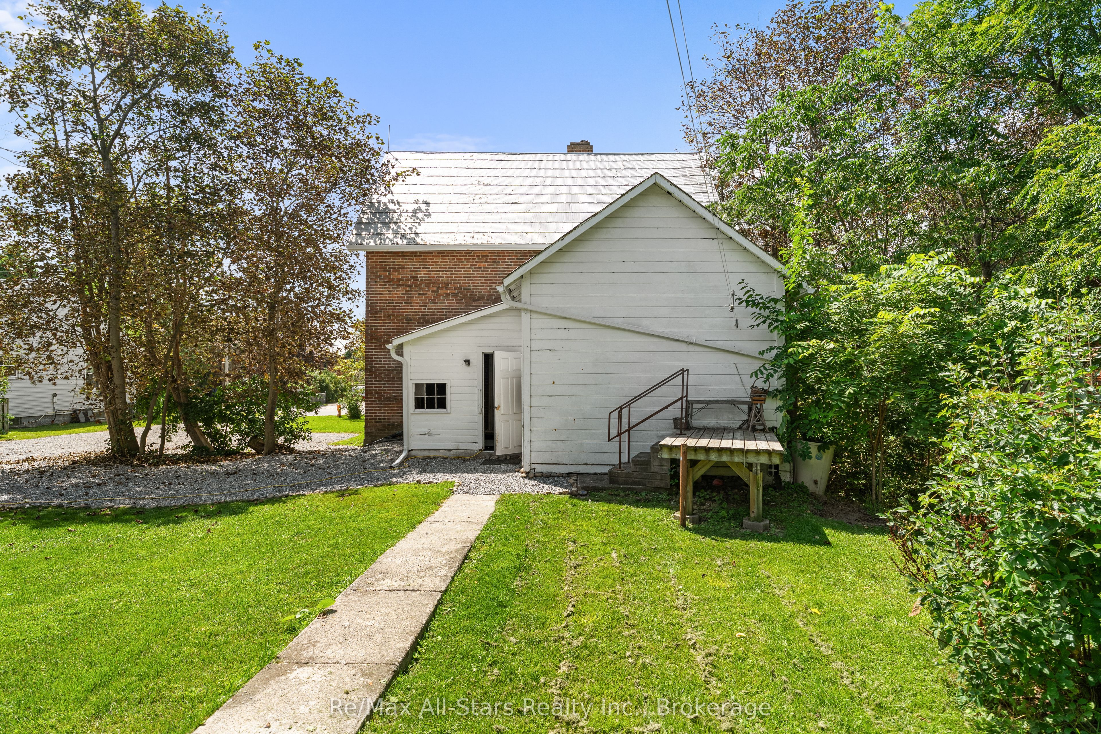21 Francis Street E Property Photo 38