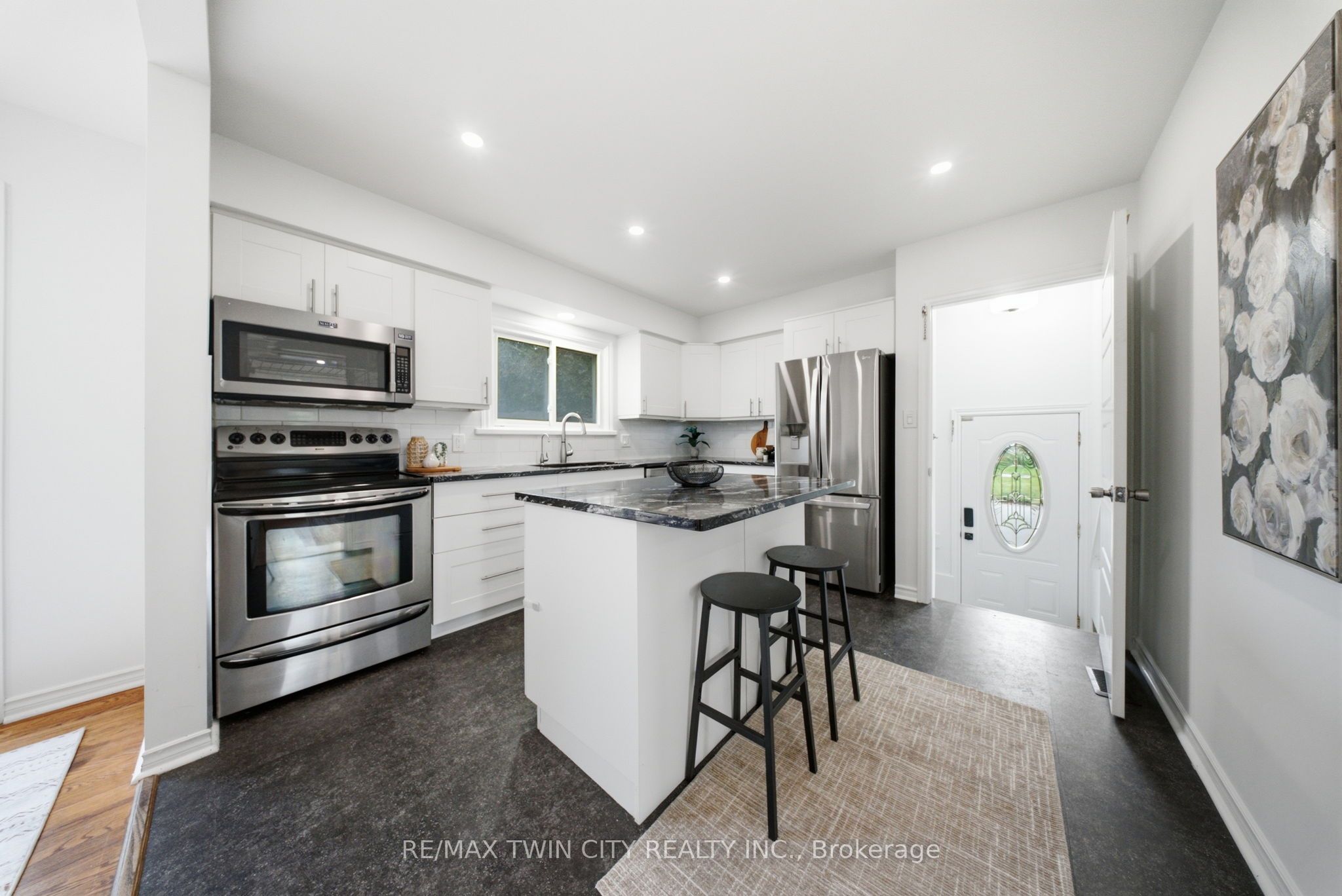 2 Frontenac Avenue Property Photo 8