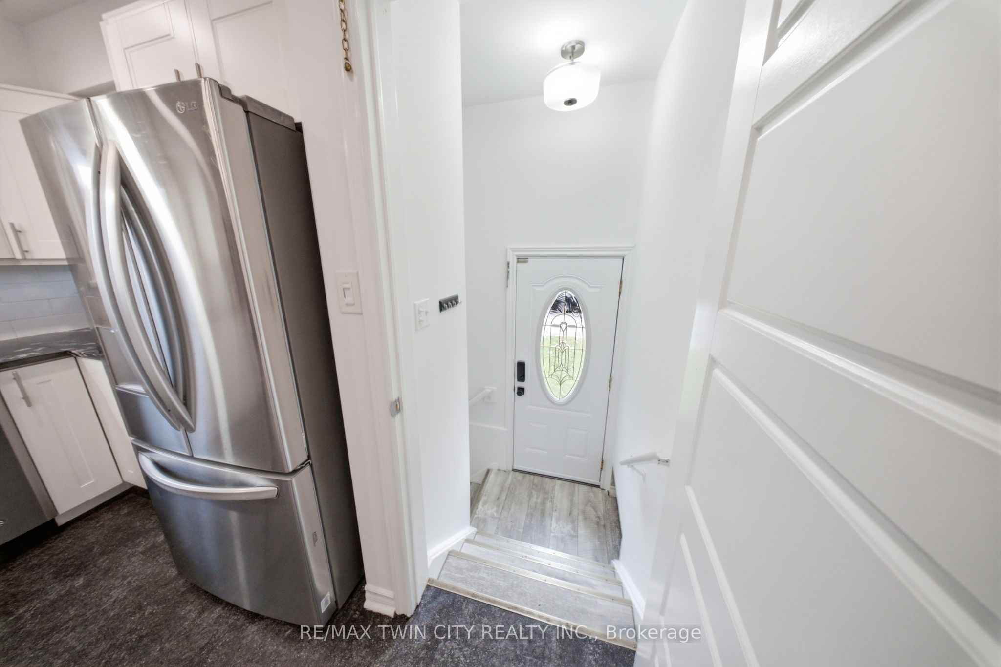 2 Frontenac Avenue Property Photo 17