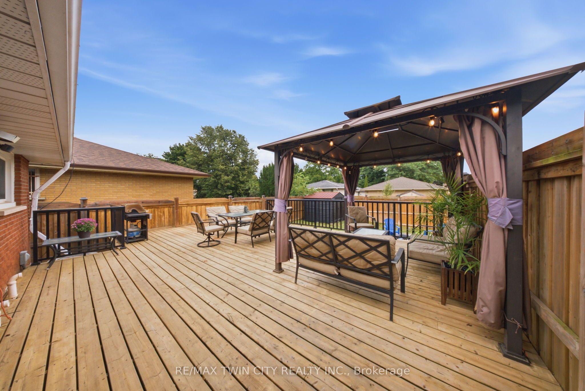 2 Frontenac Avenue Property Photo 31