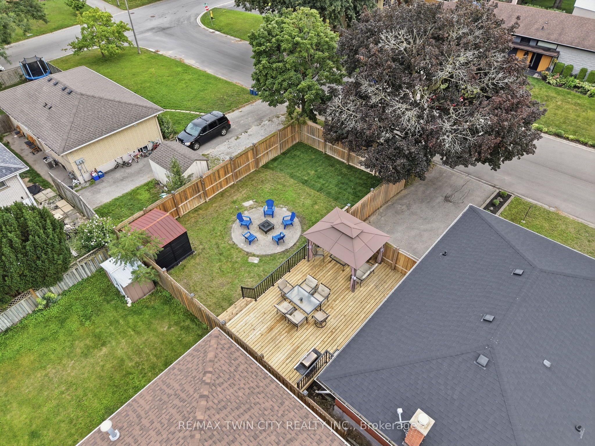 2 Frontenac Avenue Property Photo 34