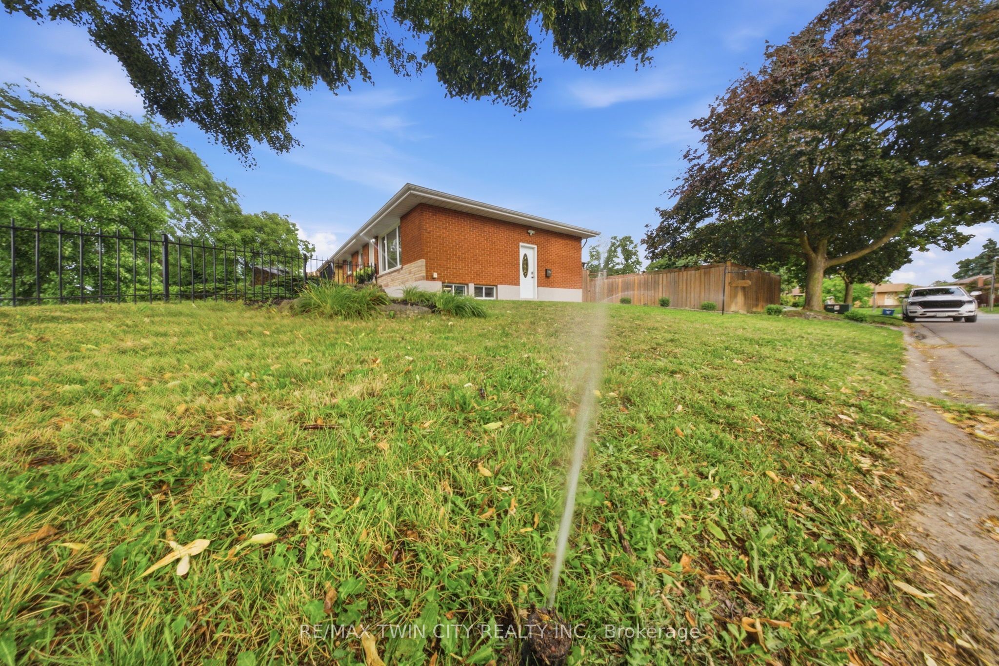 2 Frontenac Avenue Property Photo 38