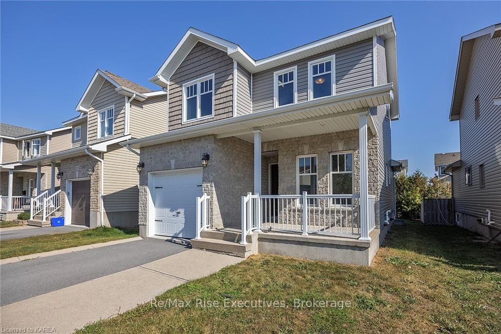 1653 Crimson Crescent Property Photo 4