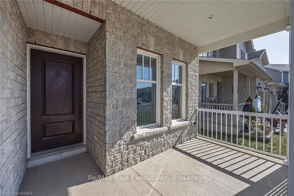 1653 Crimson Crescent Property Photo 5