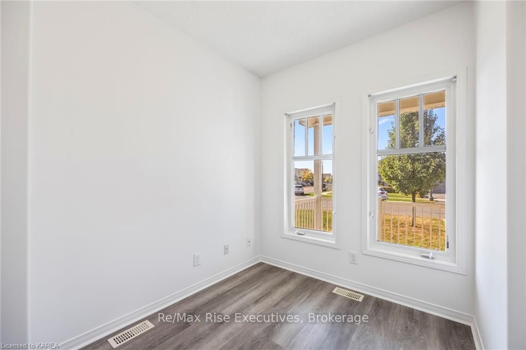 1653 Crimson Crescent Property Photo 12